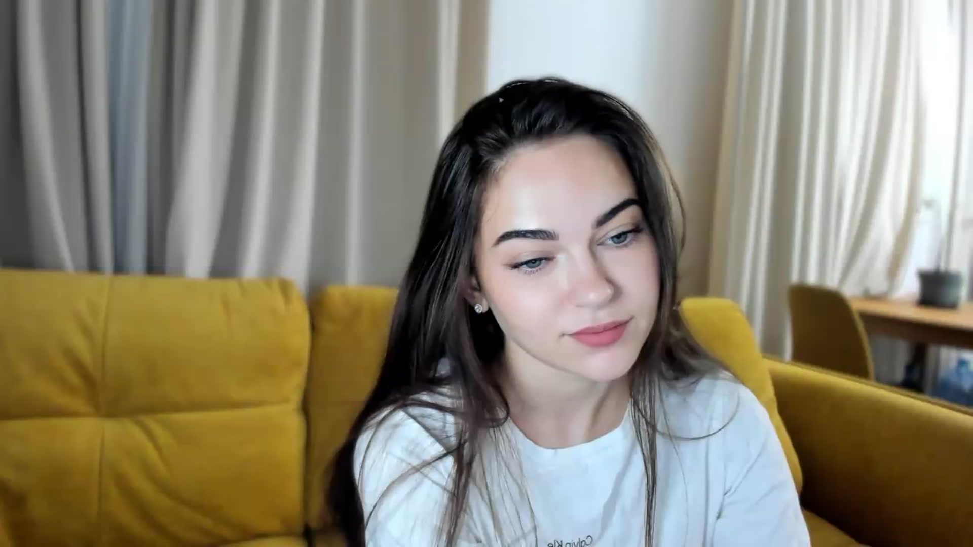 Gallery image thumbnail from BeeTheQueen's myfreecams stream on, 08/04/2026, 18:27 image 19 of 20
