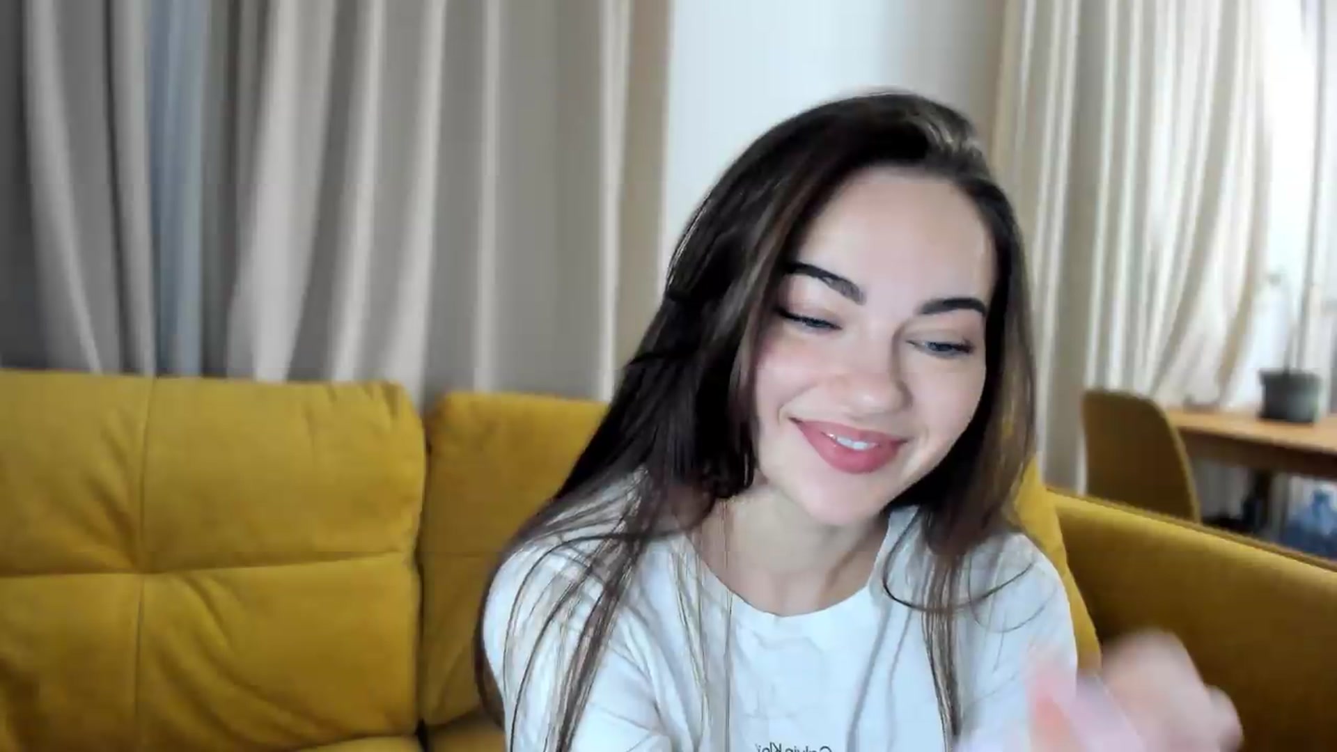 Gallery image thumbnail from BeeTheQueen's myfreecams stream on, 08/04/2026, 18:27 image 18 of 20