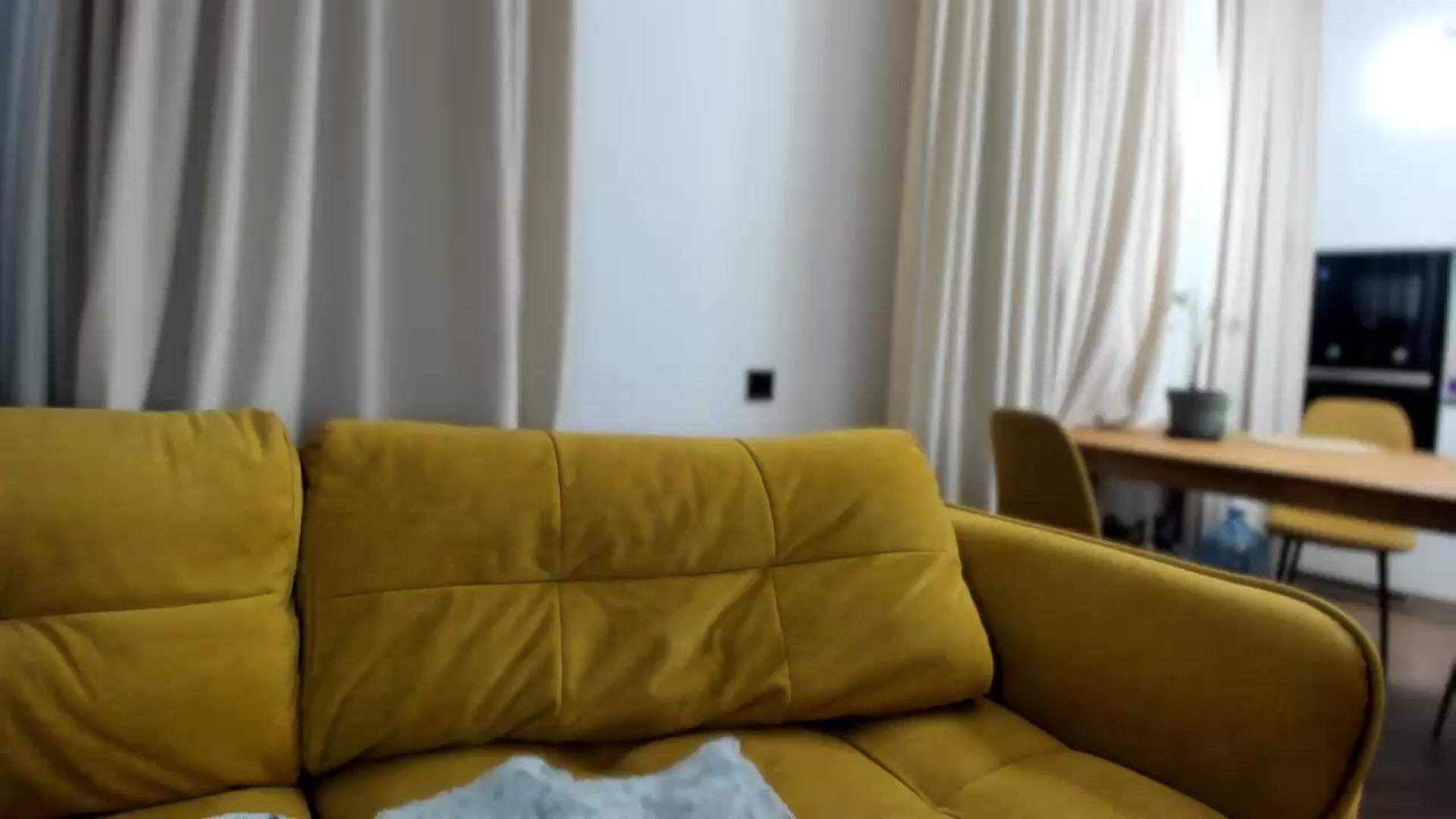 Gallery image thumbnail from BeeTheQueen's myfreecams stream on, 08/04/2026, 18:27 image 16 of 20