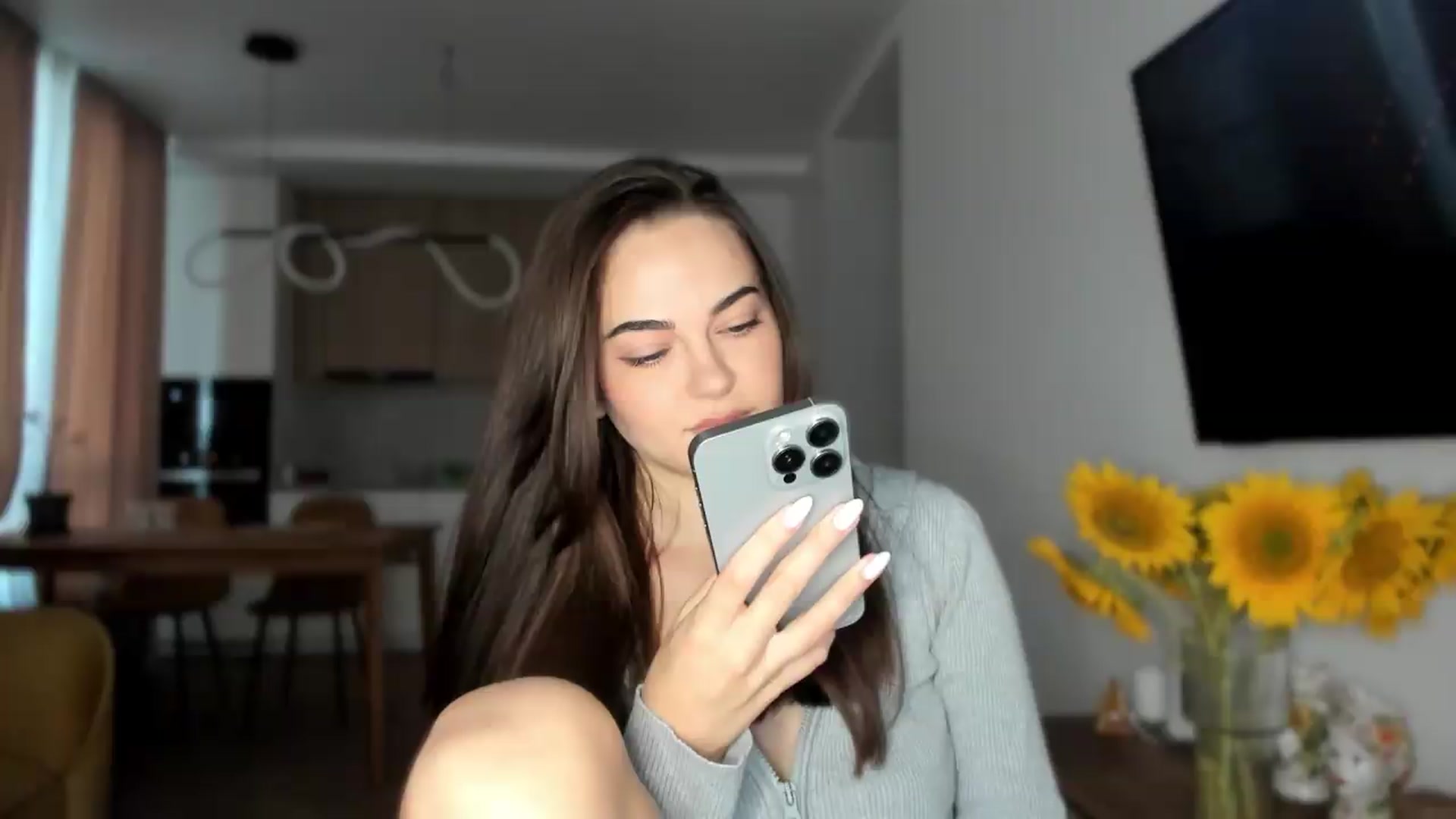 Gallery image thumbnail from BeeTheQueen's myfreecams stream on, 08/05/2026, 17:56 image 9 of 20