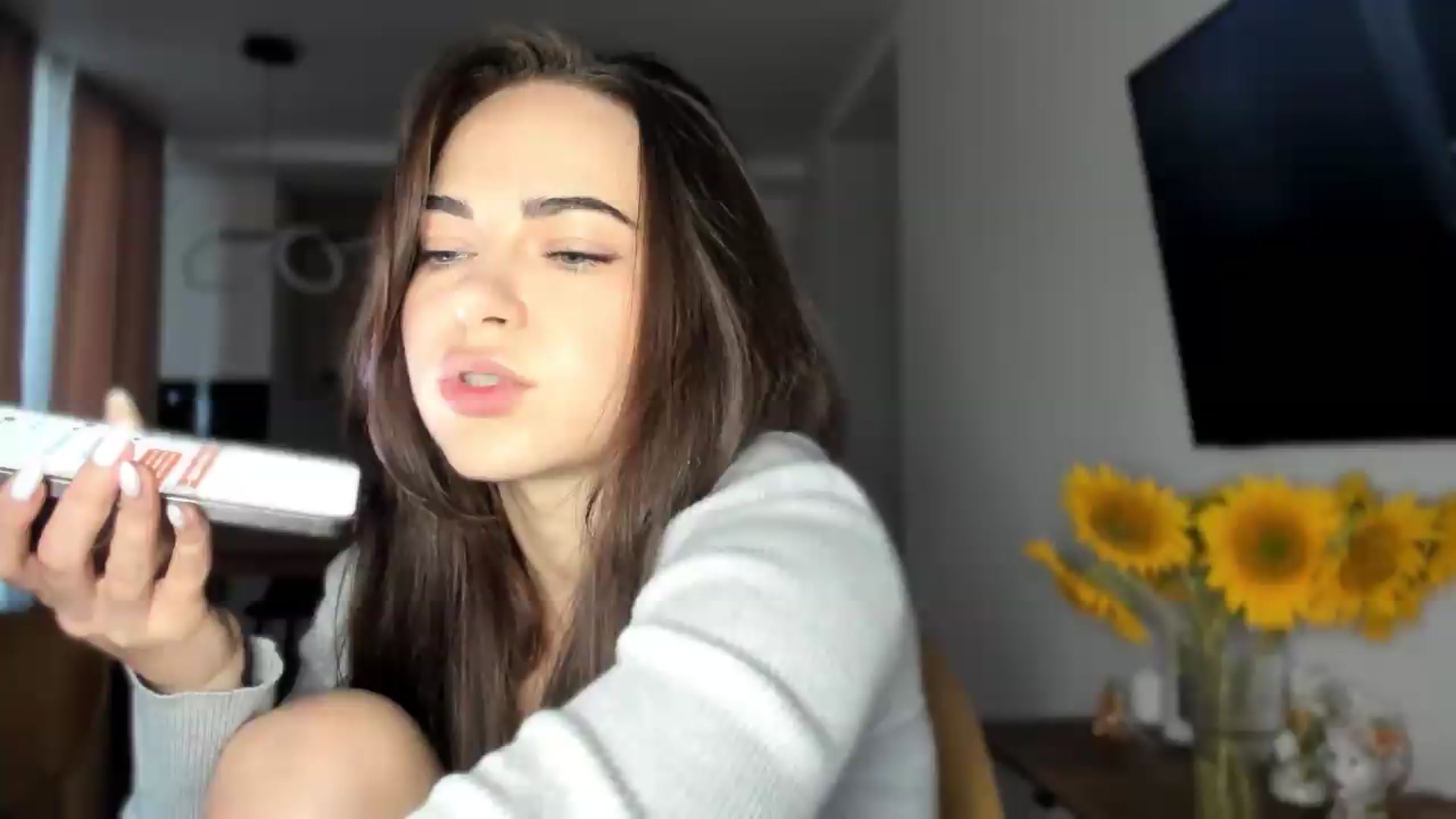 Gallery image thumbnail from BeeTheQueen's myfreecams stream on, 08/05/2026, 17:56 image 14 of 20