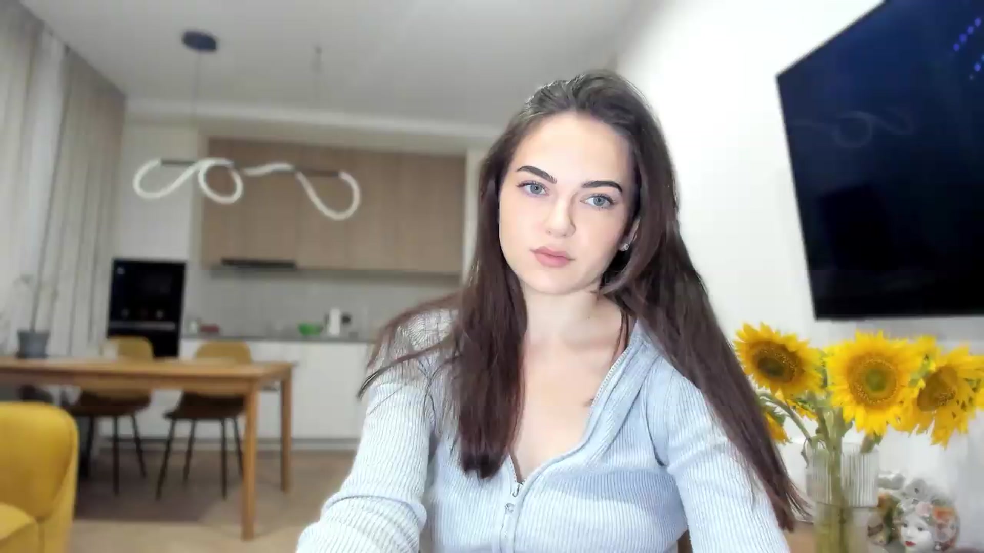Gallery image thumbnail from BeeTheQueen's myfreecams stream on, 08/05/2026, 19:04 image 1 of 20