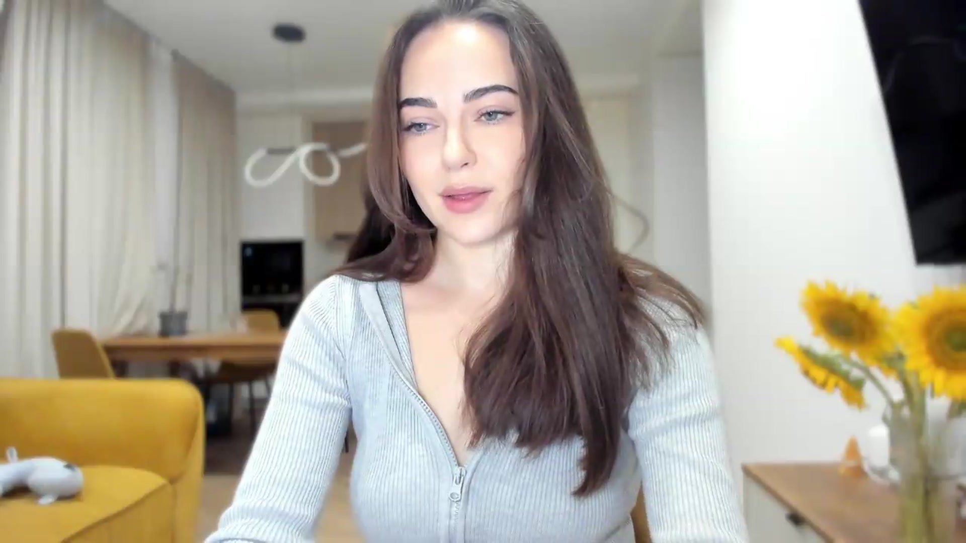 Gallery image thumbnail from BeeTheQueen's myfreecams stream on, 08/05/2026, 19:04 image 12 of 20