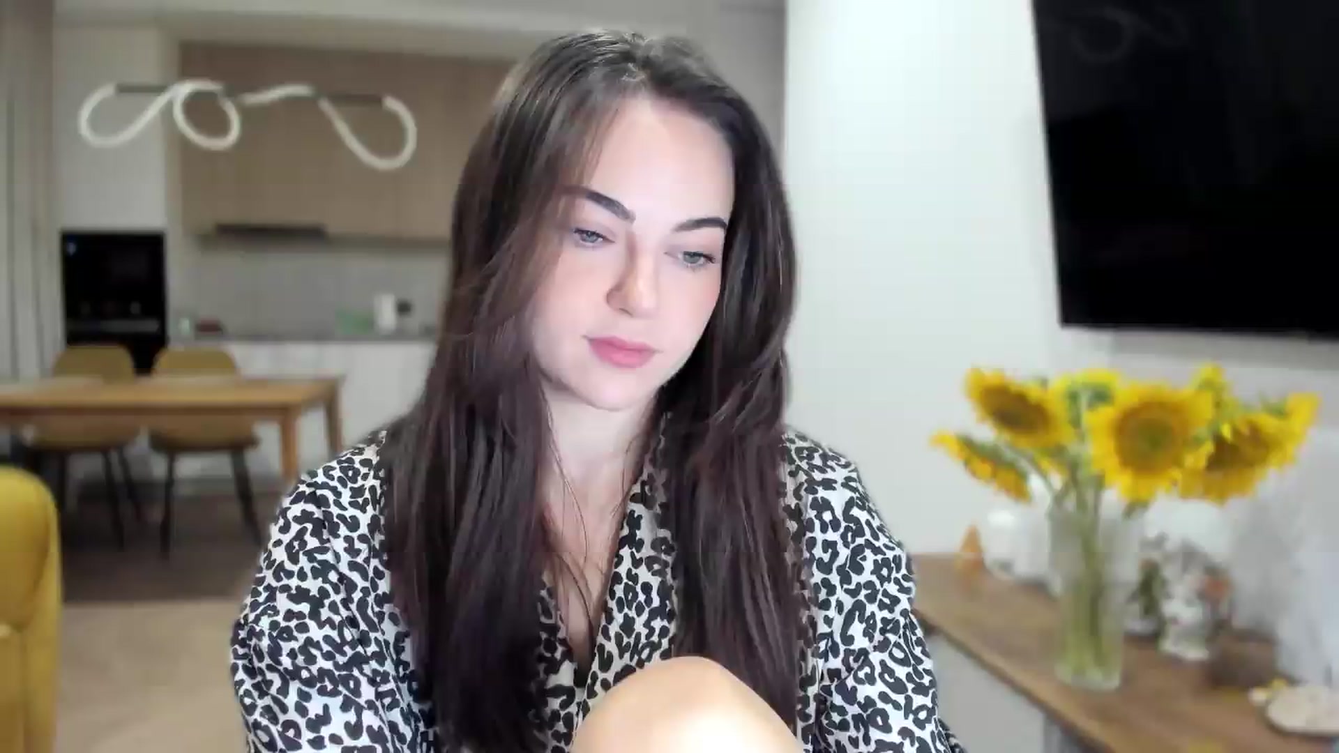 Gallery image thumbnail from BeeTheQueen's myfreecams stream on, 08/06/2026, 18:31 image 18 of 20