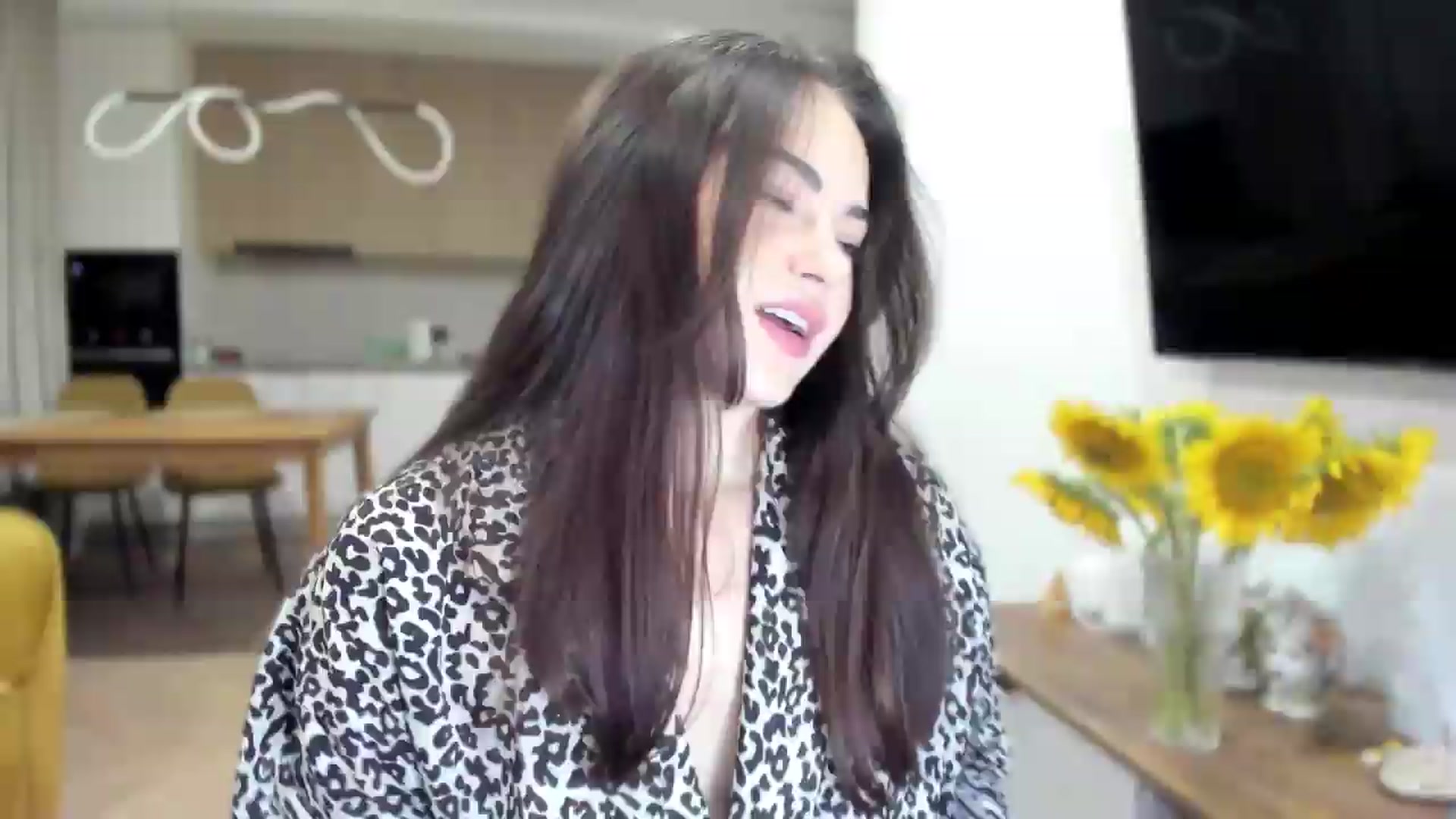 Gallery image thumbnail from BeeTheQueen's myfreecams stream on, 08/06/2026, 18:31 image 5 of 20