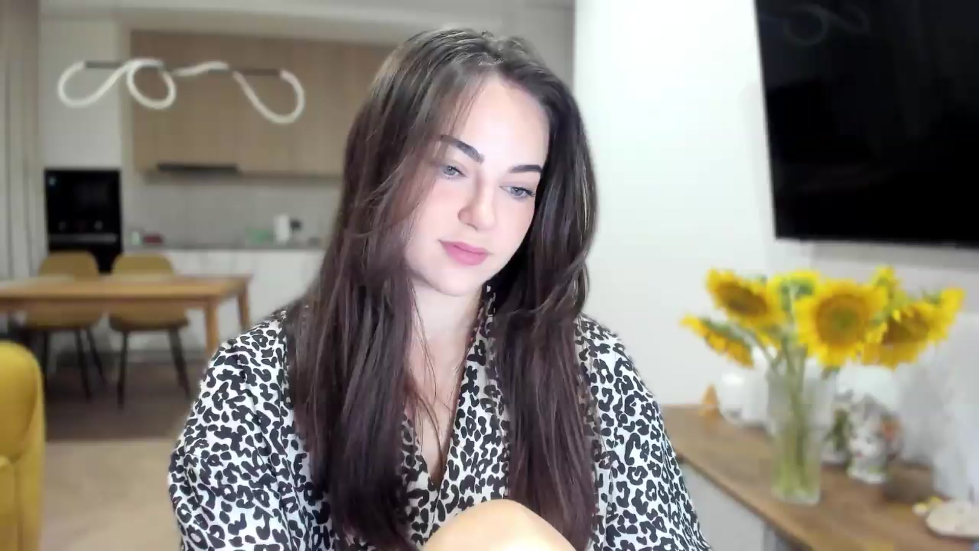 Gallery image thumbnail from BeeTheQueen's myfreecams stream on, 08/06/2026, 18:31 image 17 of 20