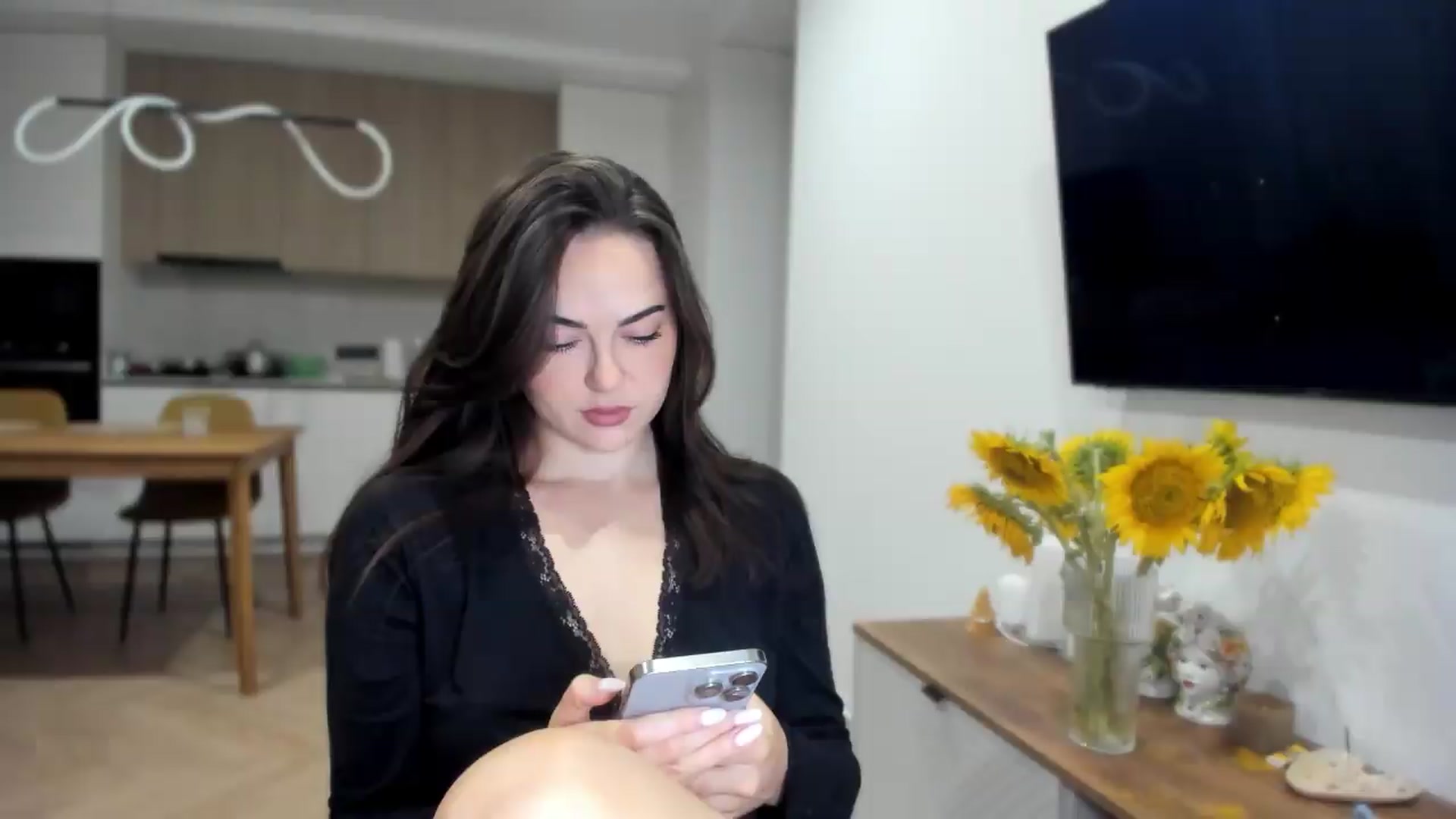 Gallery image thumbnail from BeeTheQueen's myfreecams stream on, 08/07/2026, 19:03 image 1 of 20