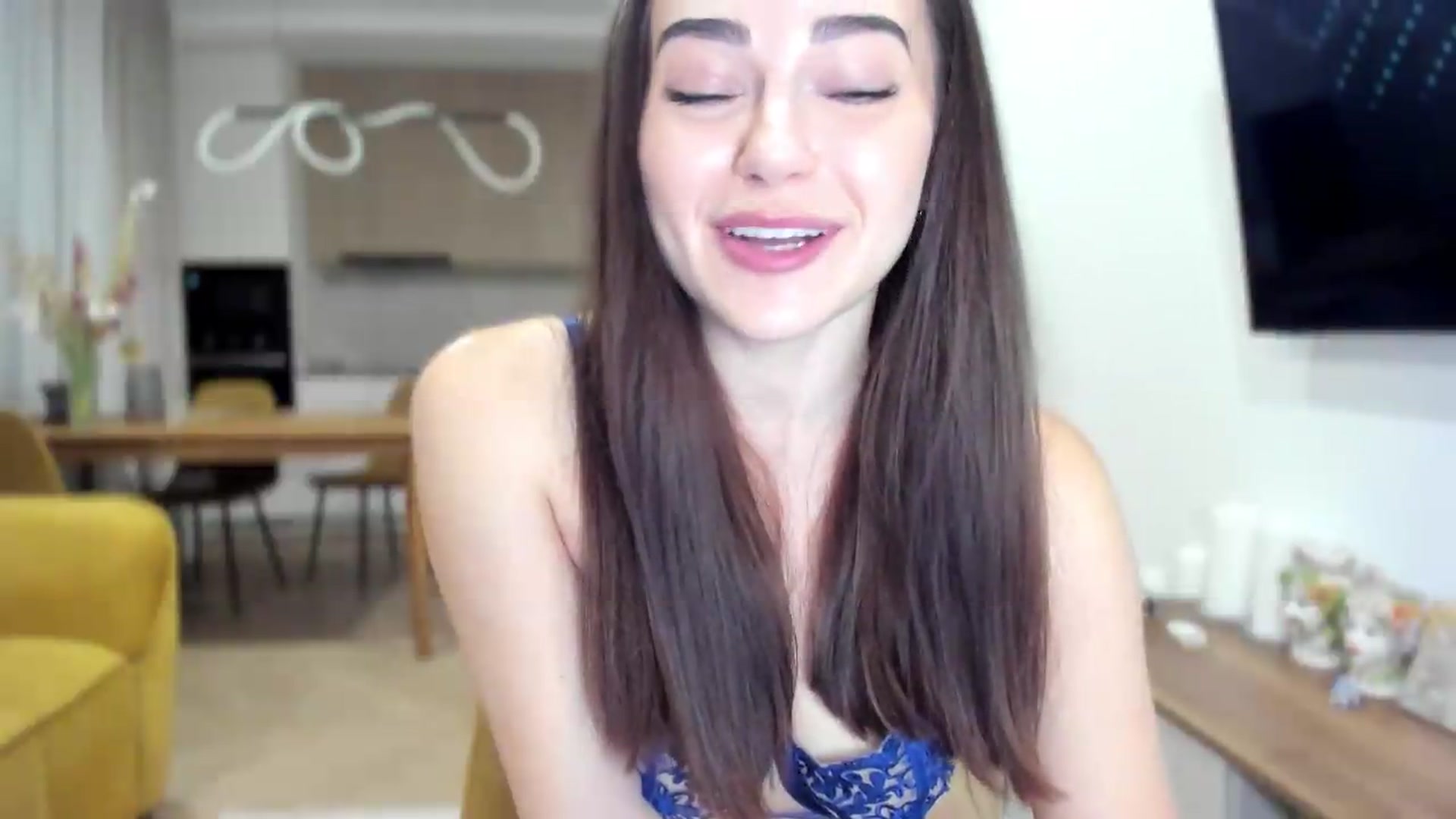Gallery image thumbnail from BeeTheQueen's myfreecams stream on, 08/18/2026, 20:37 image 18 of 20