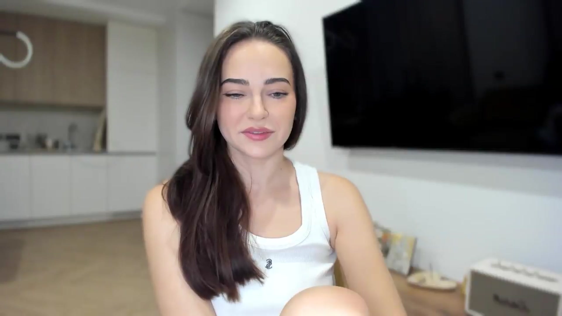 Gallery image thumbnail from BeeTheQueen's myfreecams stream on, 08/26/2026, 17:56 image 17 of 20