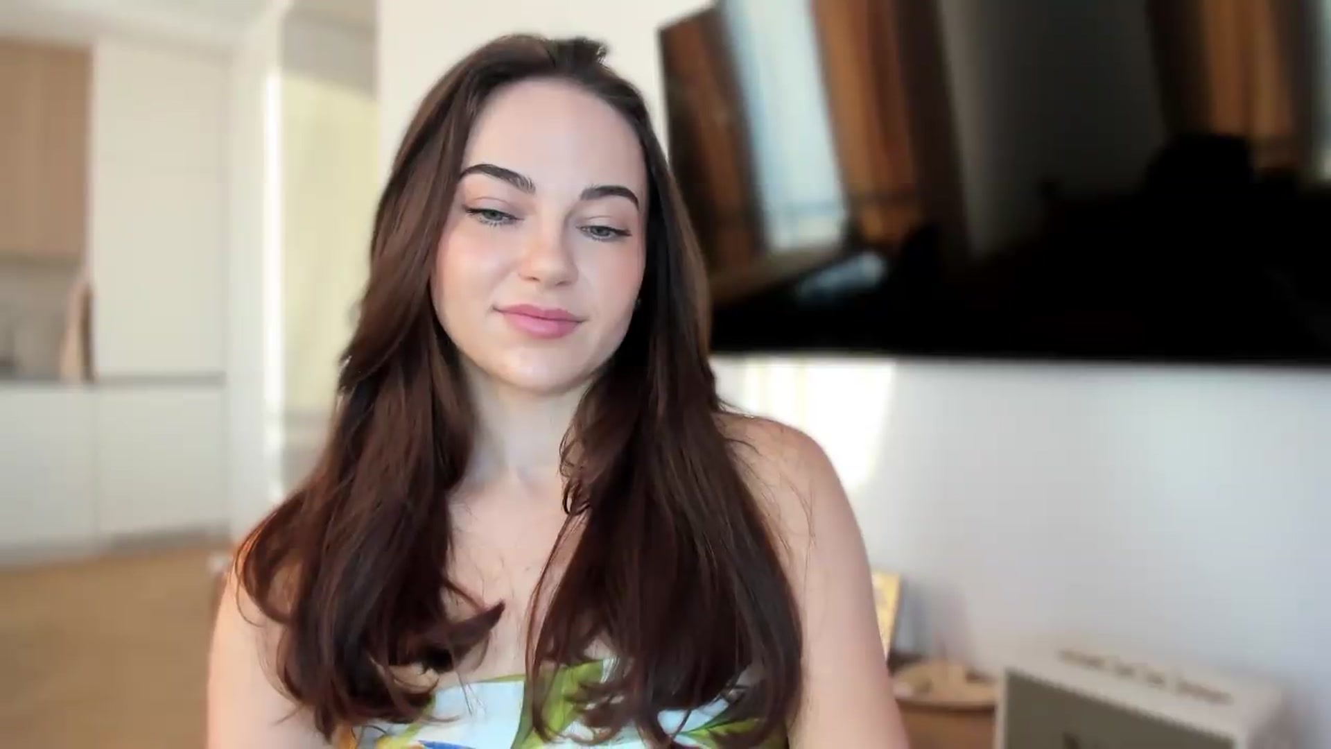 Gallery image thumbnail from BeeTheQueen's myfreecams stream on, 08/27/2026, 16:36 image 16 of 20