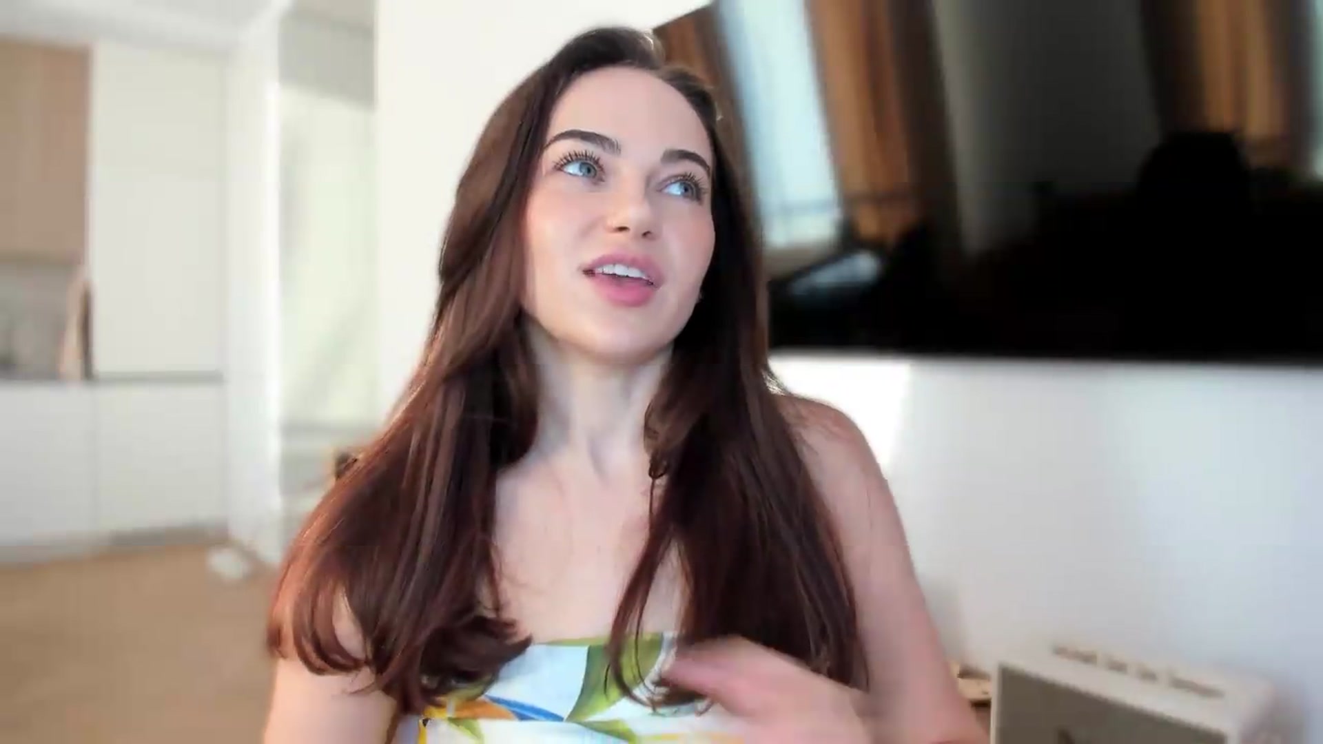 Gallery image thumbnail from BeeTheQueen's myfreecams stream on, 08/27/2026, 16:36 image 14 of 20