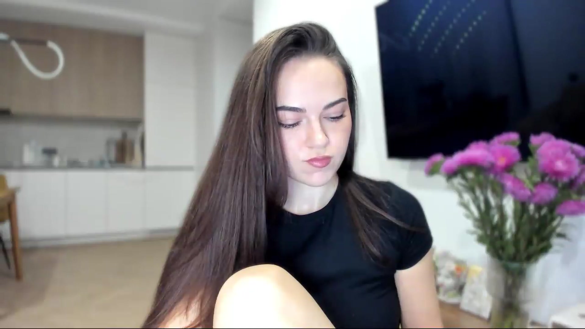Gallery image thumbnail from BeeTheQueen's myfreecams stream on, 08/31/2026, 18:07 image 15 of 20