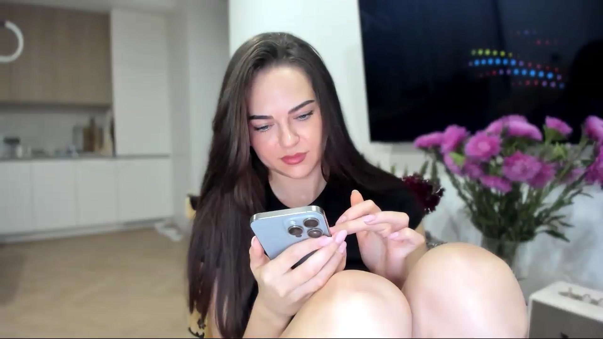 Gallery image thumbnail from BeeTheQueen's myfreecams stream on, 08/31/2026, 19:24 image 10 of 20