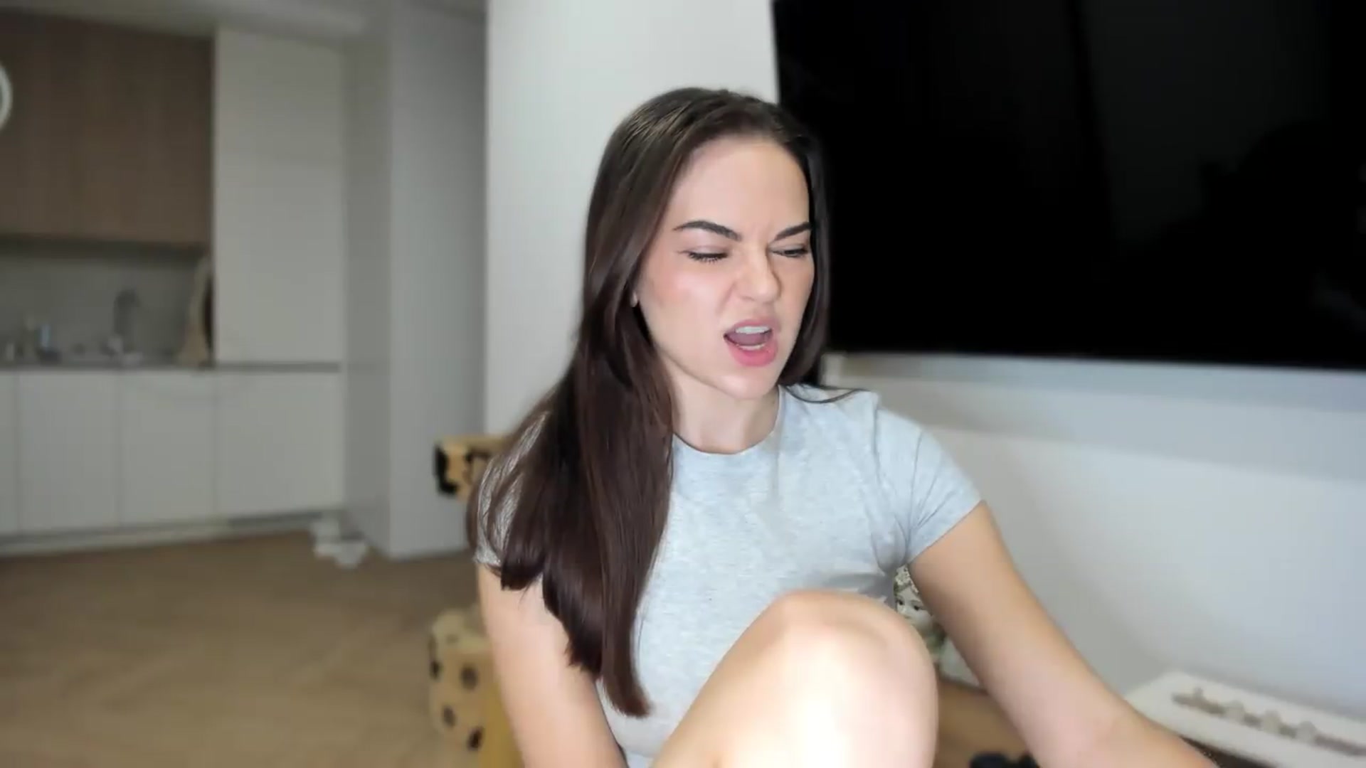Gallery image thumbnail from BeeTheQueen's myfreecams stream on, 09/02/2026, 19:49 image 12 of 20
