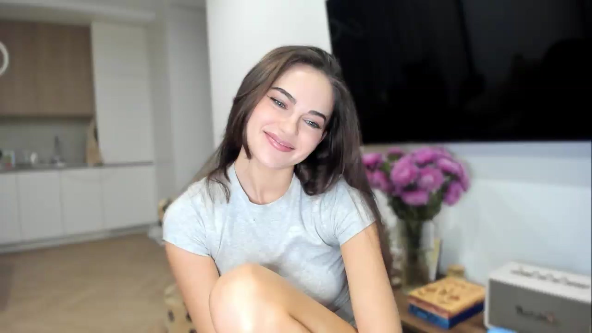 Gallery image thumbnail from BeeTheQueen's myfreecams stream on, 09/05/2026, 19:41 image 7 of 20