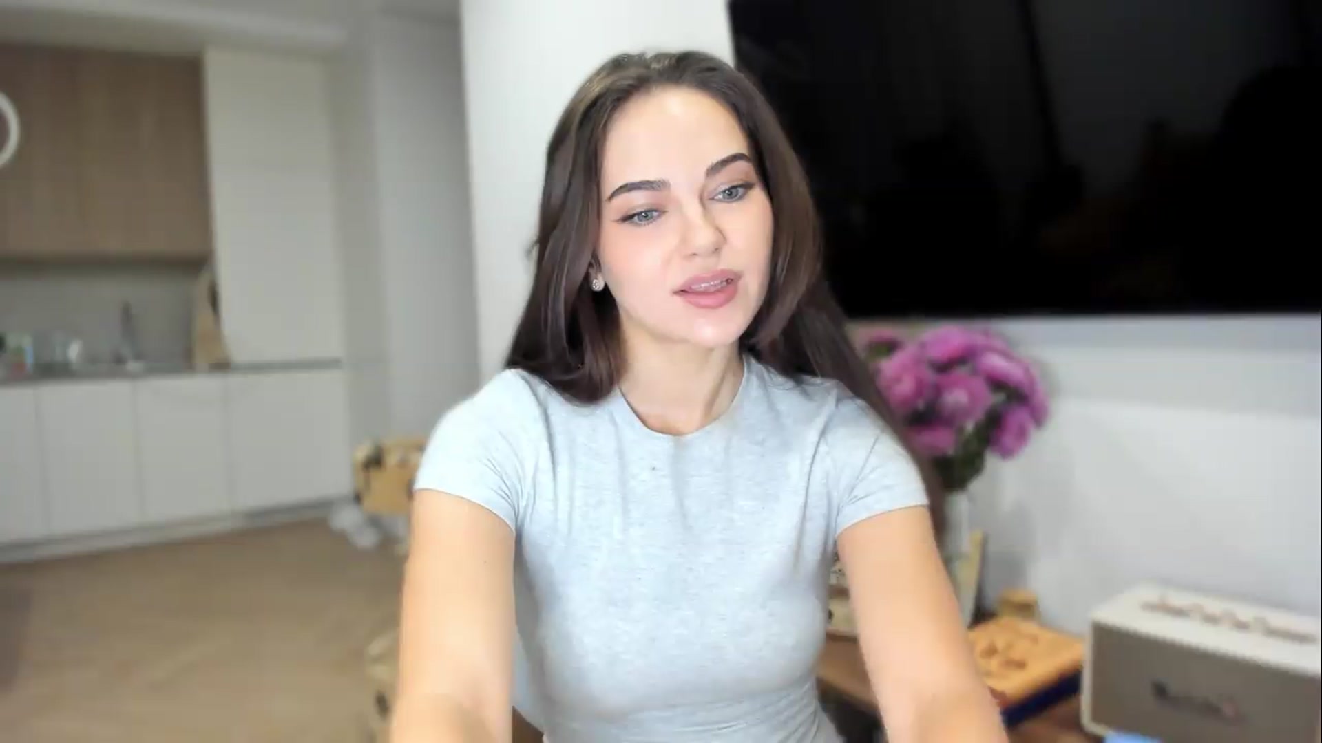 Gallery image thumbnail from BeeTheQueen's myfreecams stream on, 09/05/2026, 19:41 image 18 of 20