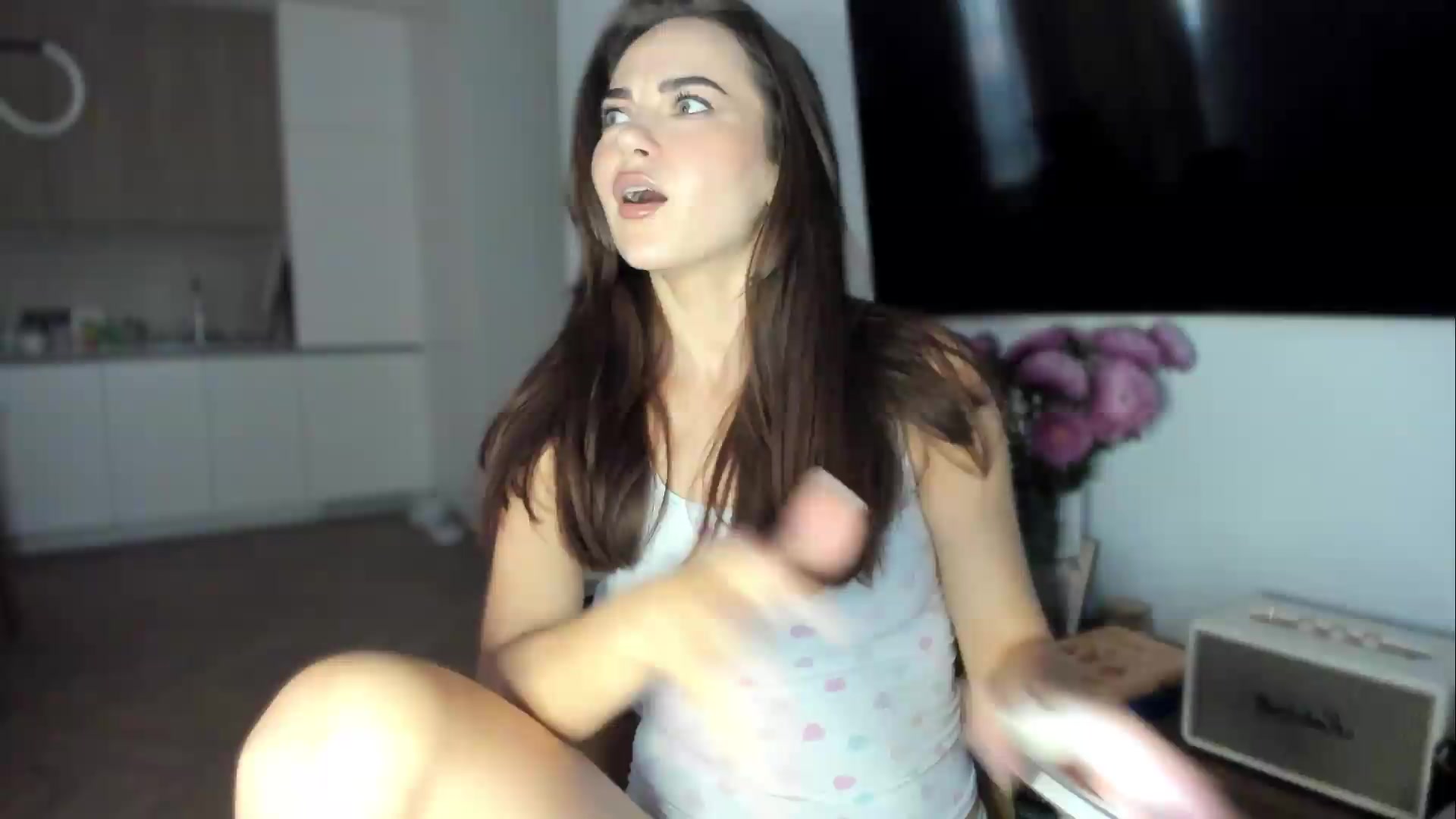 Gallery image thumbnail from BeeTheQueen's myfreecams stream on, 09/06/2026, 17:10 image 16 of 20