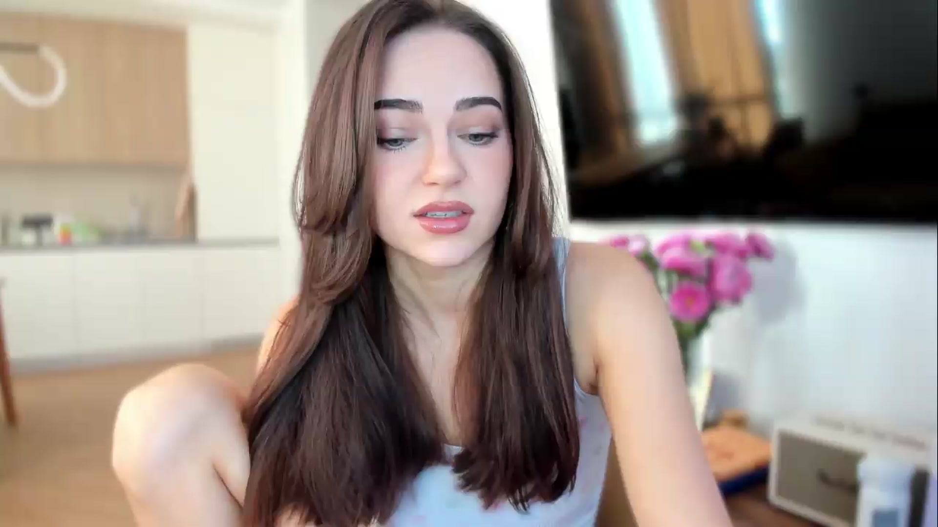 Gallery image thumbnail from BeeTheQueen's myfreecams stream on, 09/06/2026, 17:10 image 2 of 20