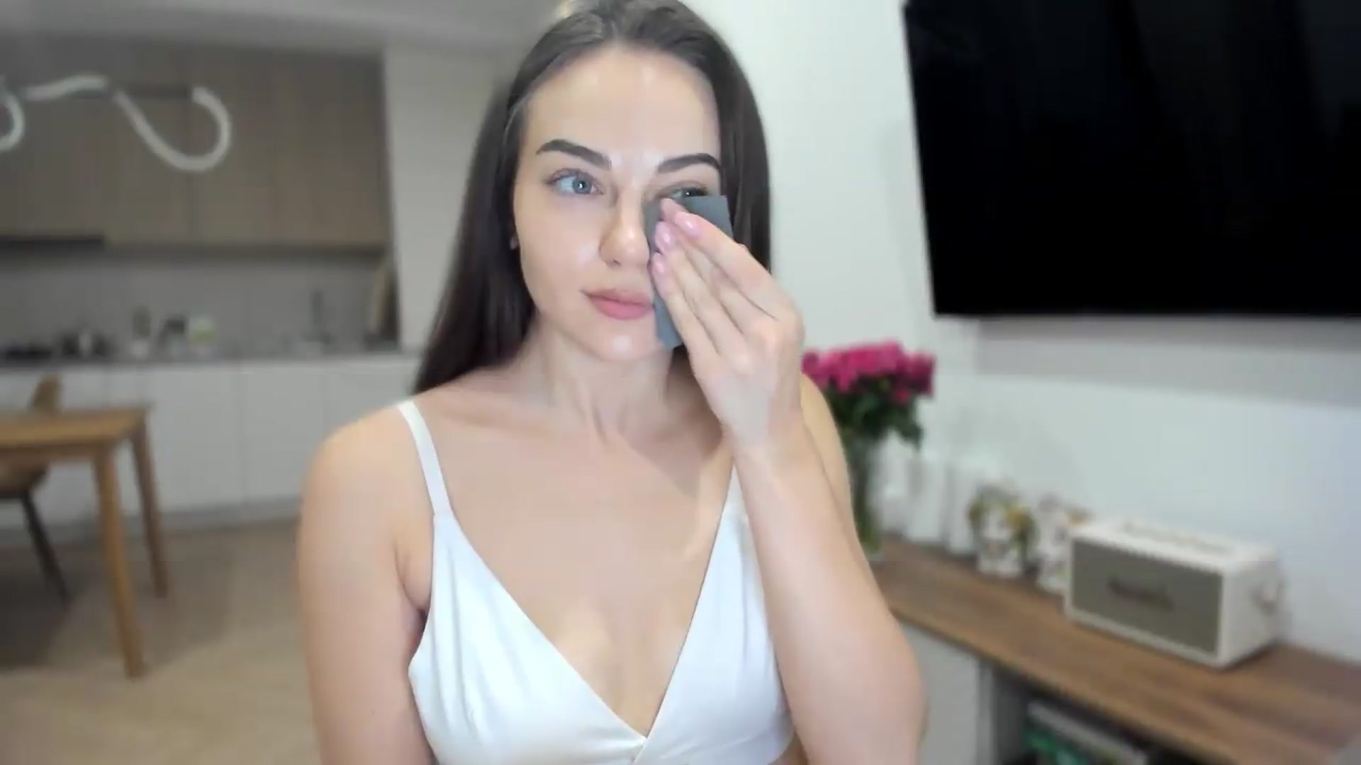 Gallery image thumbnail from BeeTheQueen's myfreecams stream on, 09/10/2026, 20:20 image 14 of 20
