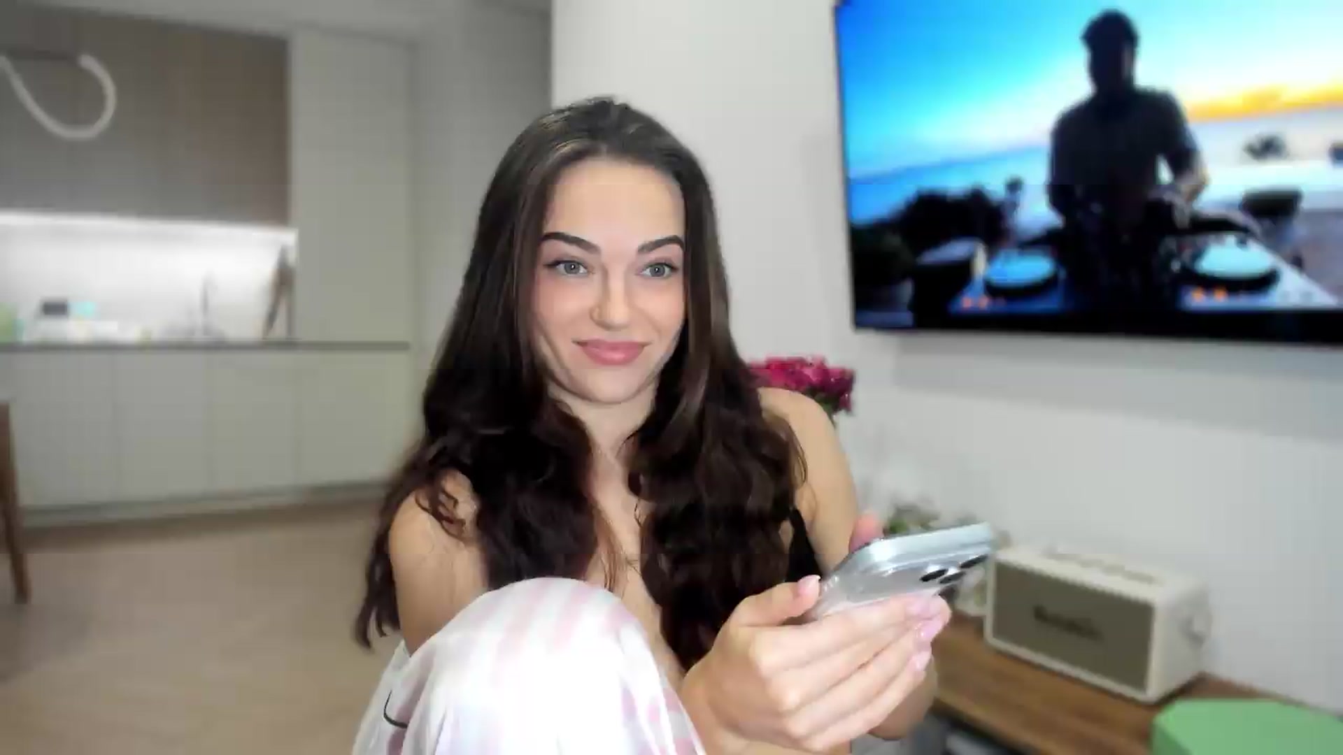 Gallery image thumbnail from BeeTheQueen's myfreecams stream on, 09/11/2026, 21:07 image 2 of 20