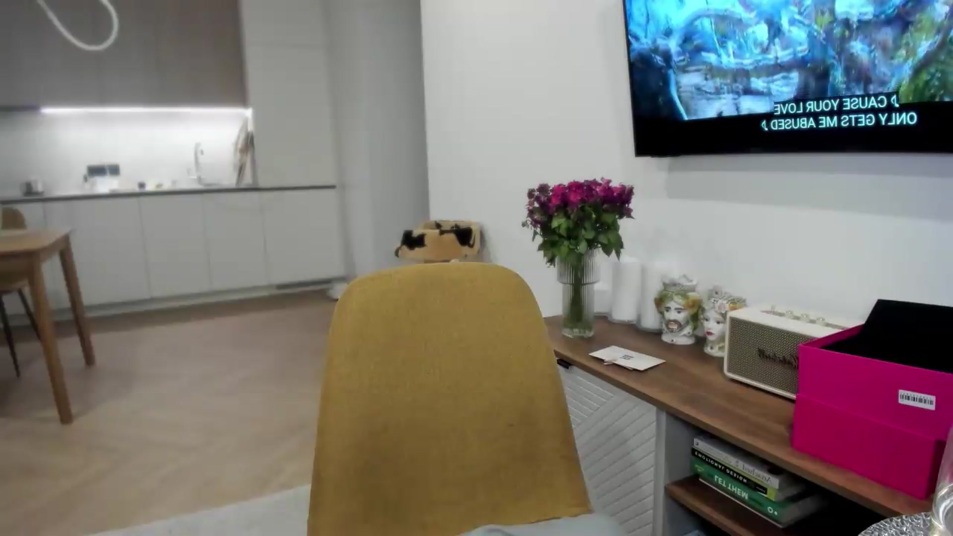 Gallery image thumbnail from BeeTheQueen's myfreecams stream on, 09/12/2026, 21:56 image 12 of 20