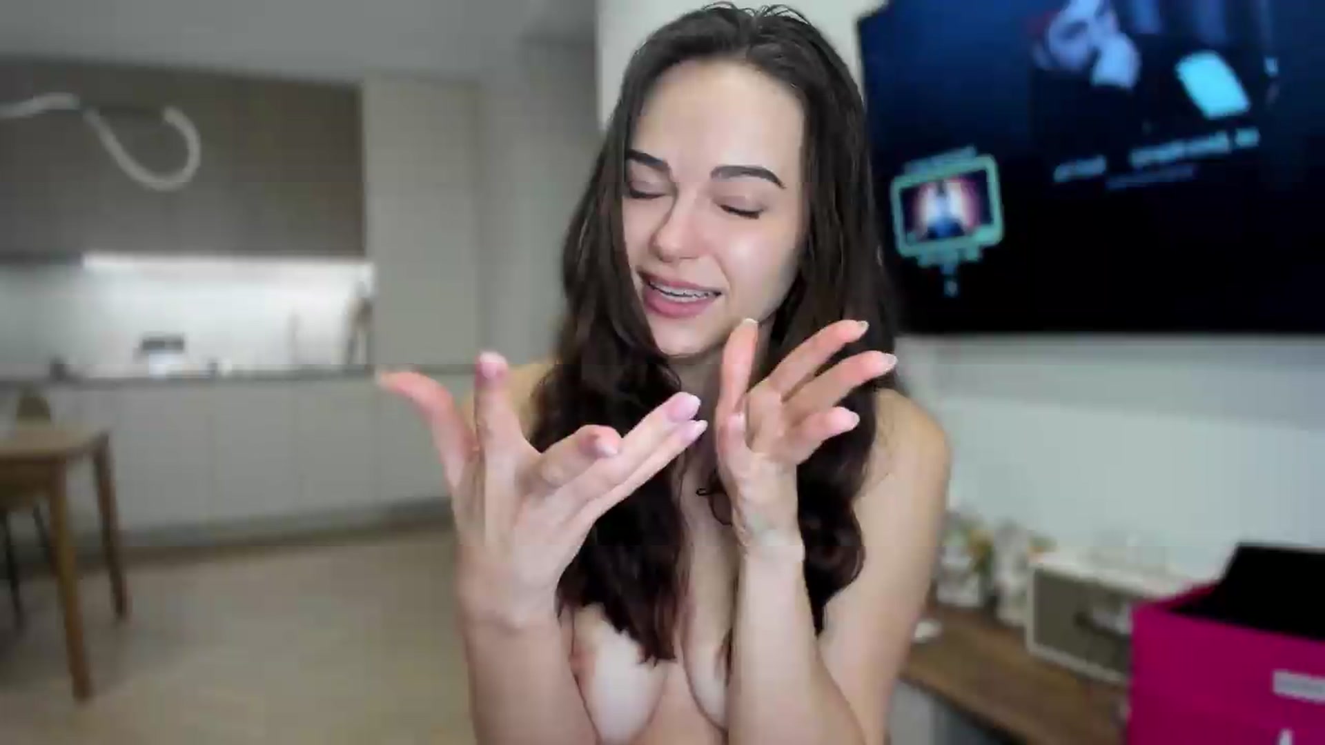 Gallery image thumbnail from BeeTheQueen's myfreecams stream on, 09/13/2026, 24:54 image 14 of 20