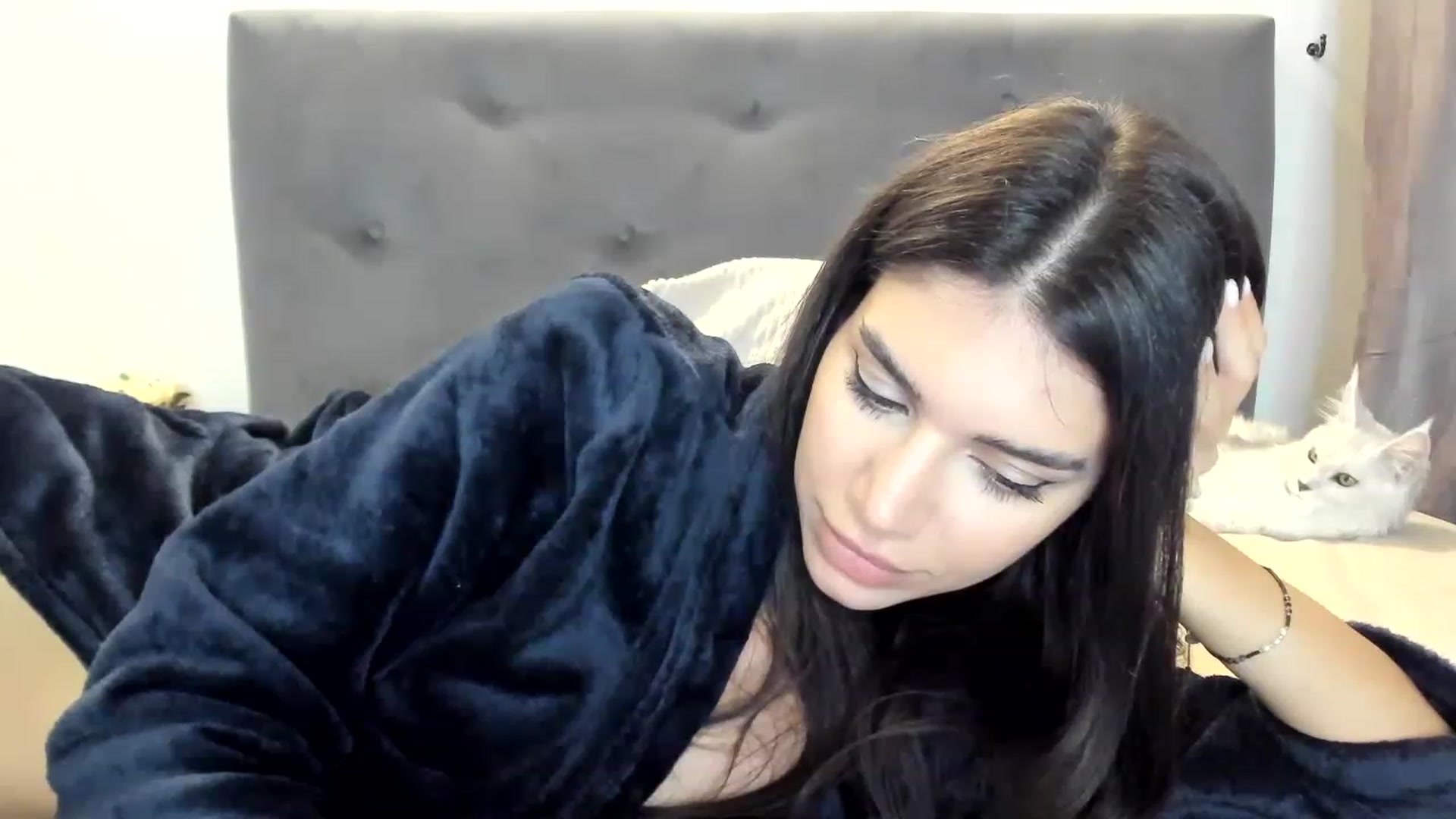 Gallery image thumbnail from Bee_Bee's myfreecams stream on, 11/18/2022, 22:23 image 5 of 20