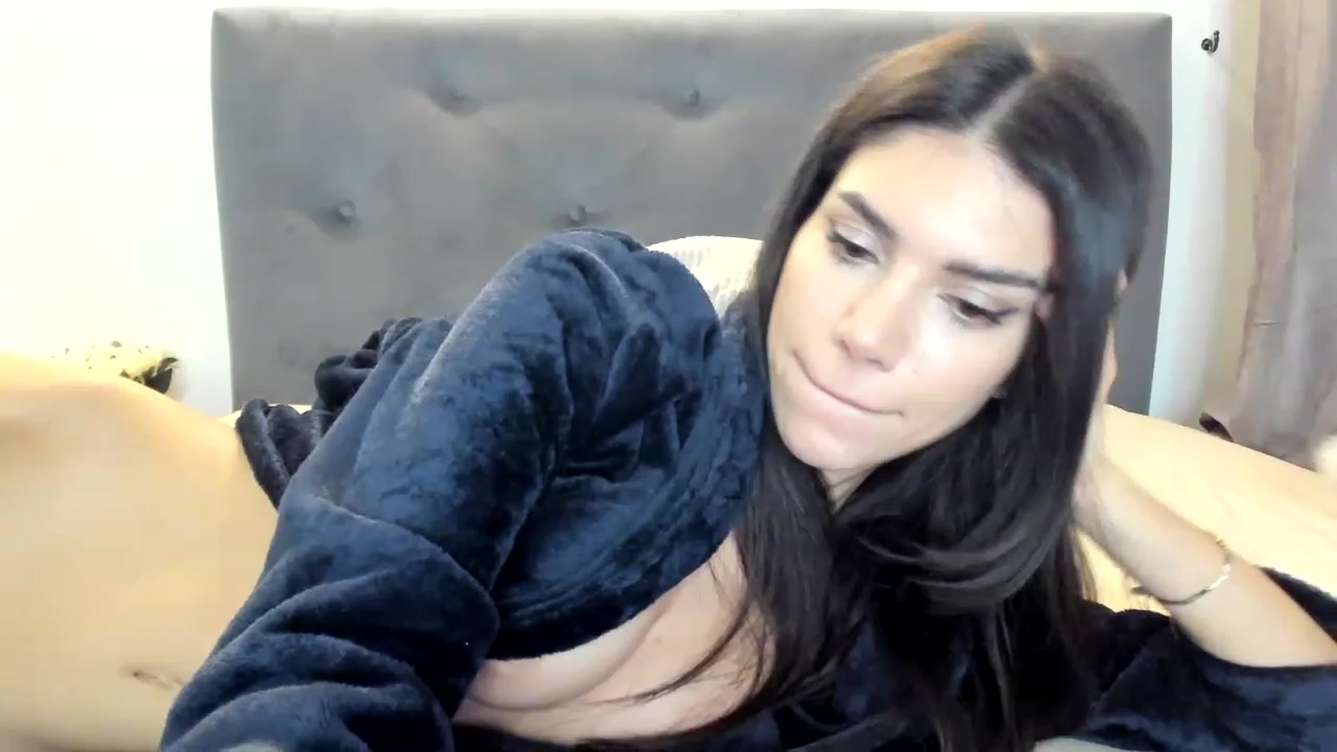 Gallery image thumbnail from Bee_Bee's myfreecams stream on, 11/18/2022, 22:23 image 7 of 20