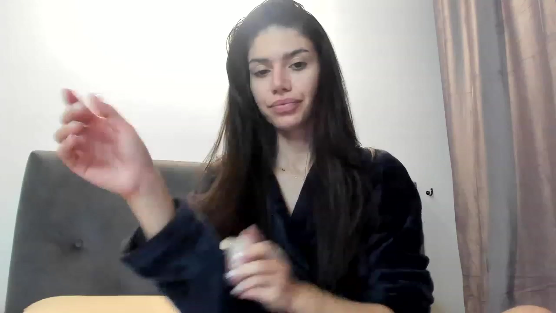 Gallery image thumbnail from Bee_Bee's myfreecams stream on, 11/19/2022, 22:30 image 18 of 20