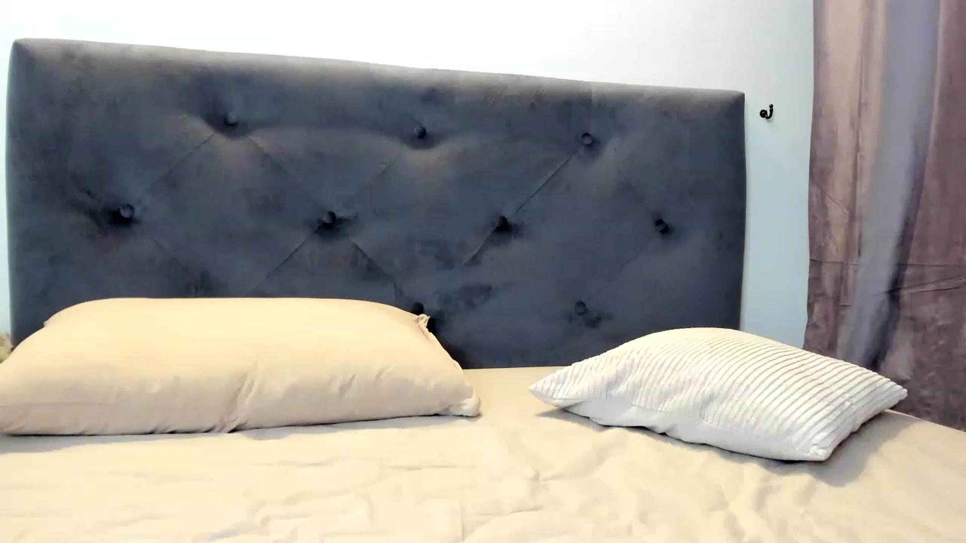 Gallery image thumbnail from Bee_Bee's myfreecams stream on, 11/19/2022, 22:30 image 17 of 20