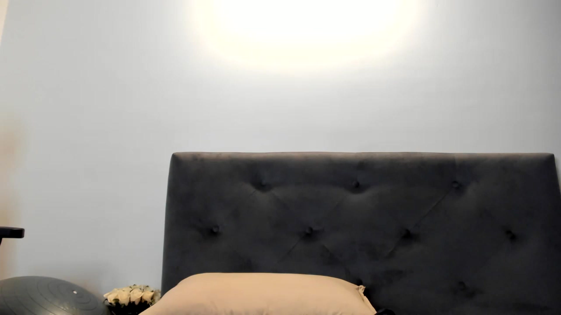 Gallery image thumbnail from Bee_Bee's myfreecams stream on, 11/19/2022, 22:30 image 15 of 20