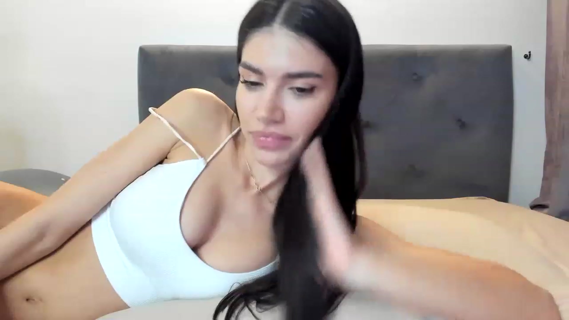 Gallery image thumbnail from Bee_Bee's myfreecams stream on, 11/23/2022, 22:54 image 18 of 20