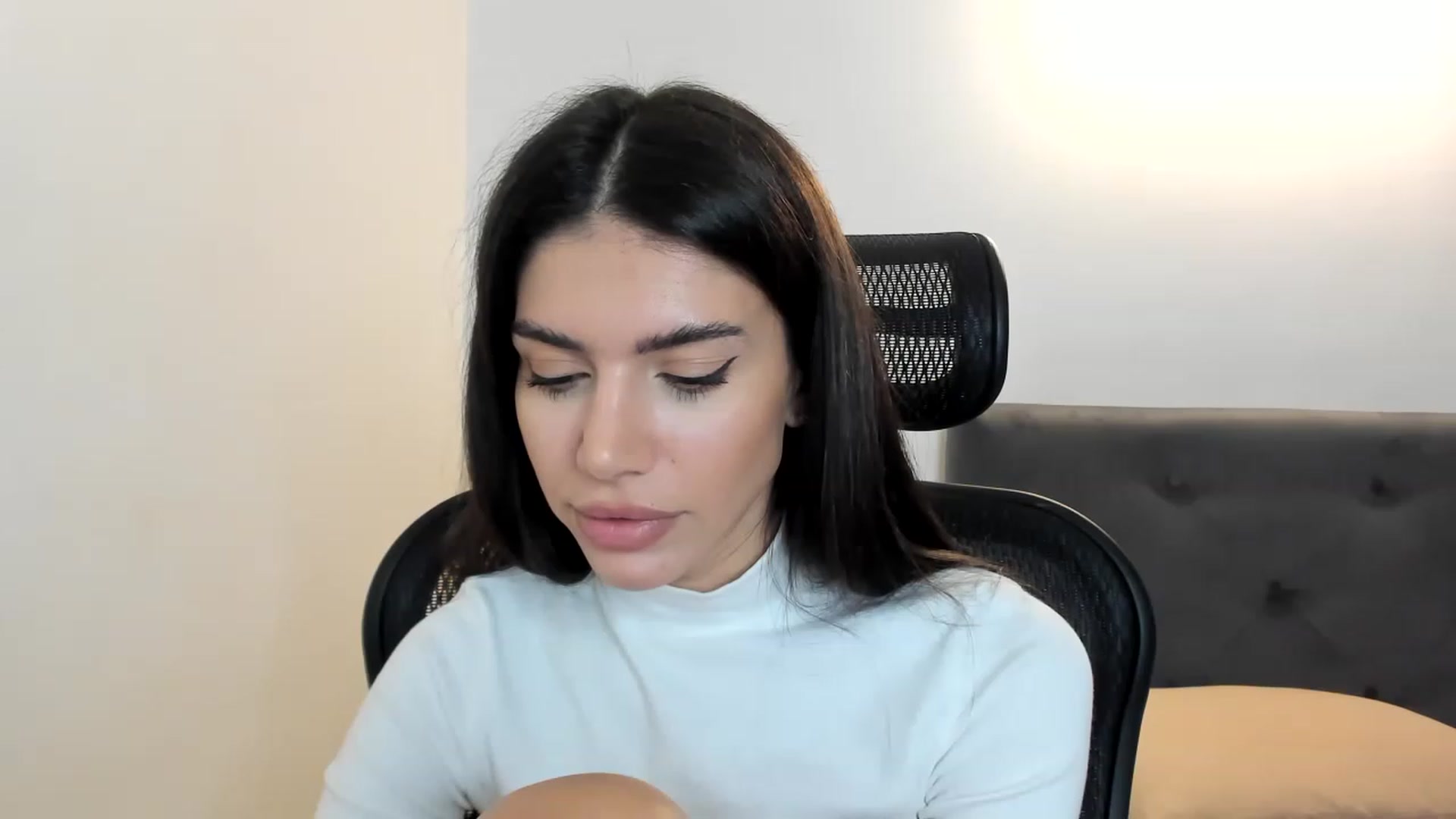 Gallery image thumbnail from Bee_Bee's myfreecams stream on, 11/25/2022, 22:54 image 13 of 20