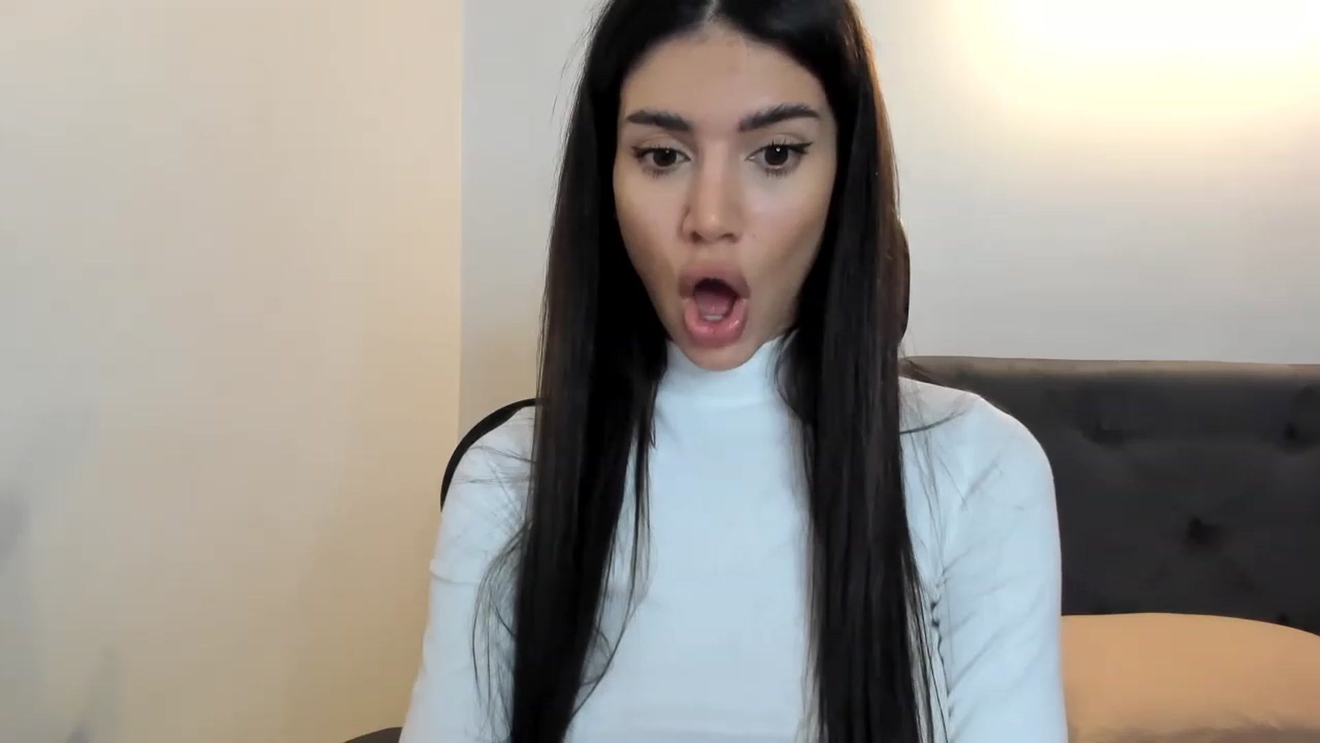 Gallery image thumbnail from Bee_Bee's myfreecams stream on, 11/25/2022, 22:54 image 5 of 20
