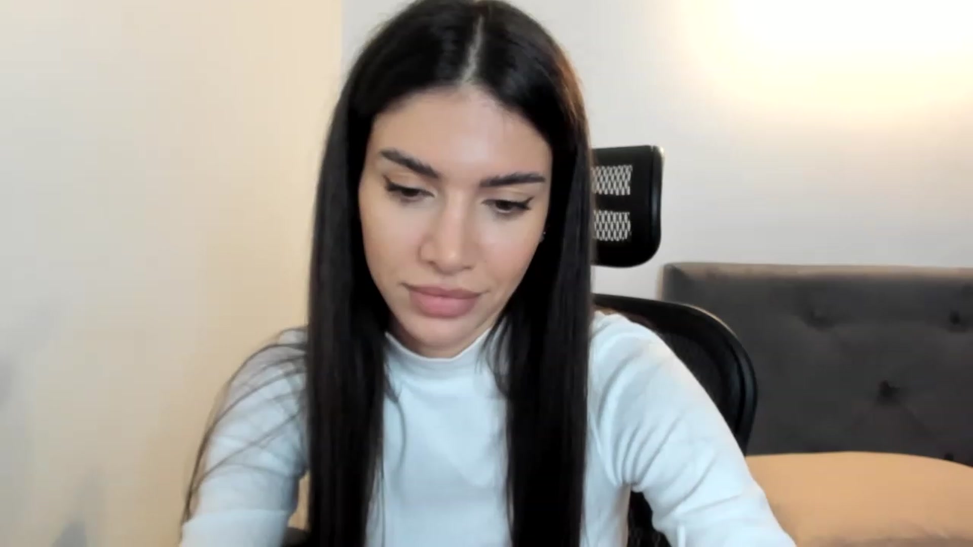 Gallery image thumbnail from Bee_Bee's myfreecams stream on, 11/25/2022, 22:54 image 4 of 20