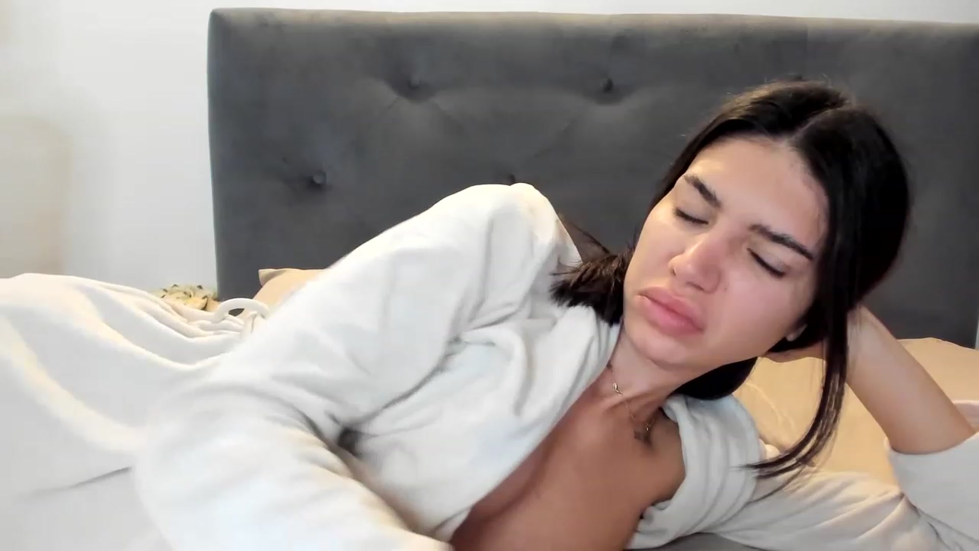 Gallery image thumbnail from Bee_Bee's myfreecams stream on, 11/28/2022, 22:29 image 6 of 20