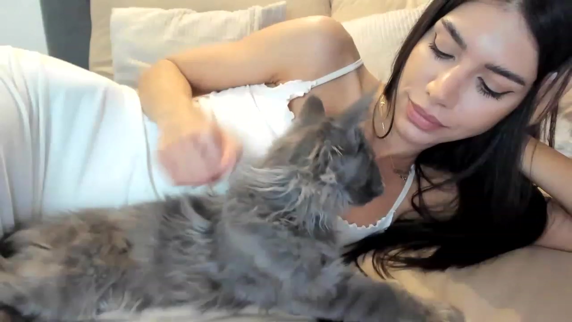 Gallery image thumbnail from Bee_Bee's myfreecams stream on, 12/02/2022, 23:31 image 9 of 20