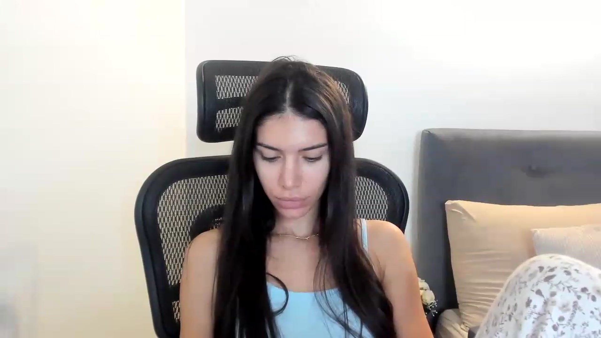 Gallery image thumbnail from Bee_Bee's myfreecams stream on, 12/03/2022, 23:47 image 17 of 20