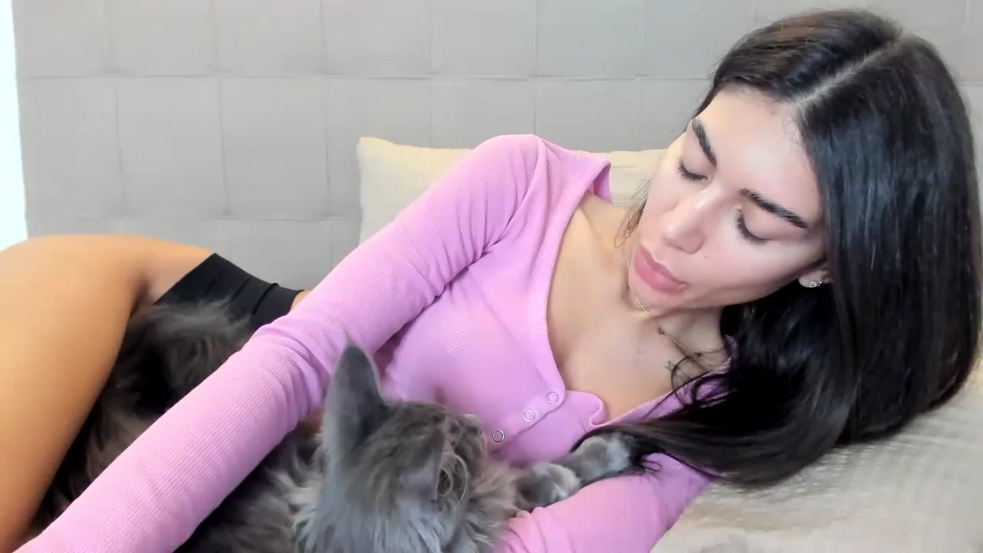 Gallery image thumbnail from Bee_Bee's myfreecams stream on, 12/04/2022, 20:41 image 14 of 20