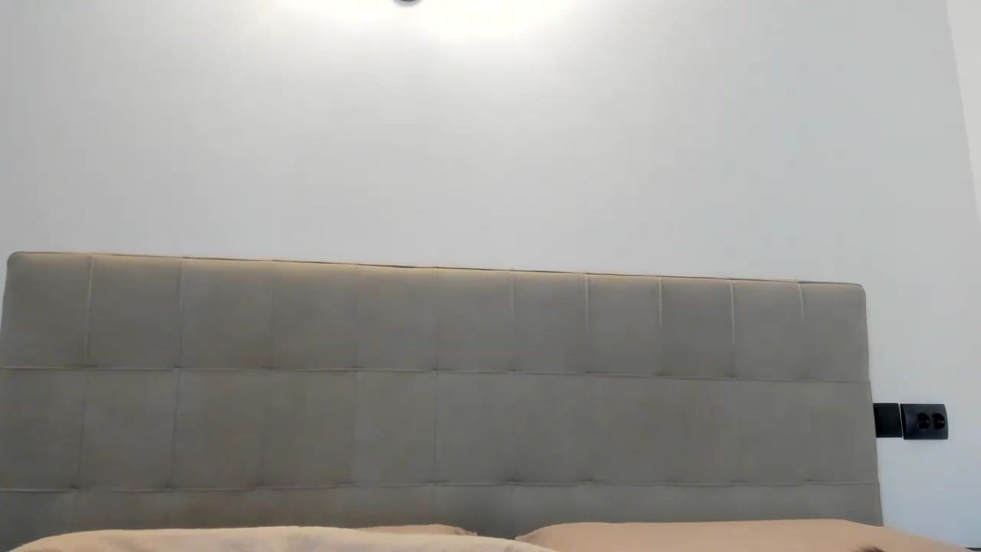 Gallery image thumbnail from Bee_Bee's myfreecams stream on, 12/04/2022, 20:41 image 2 of 20