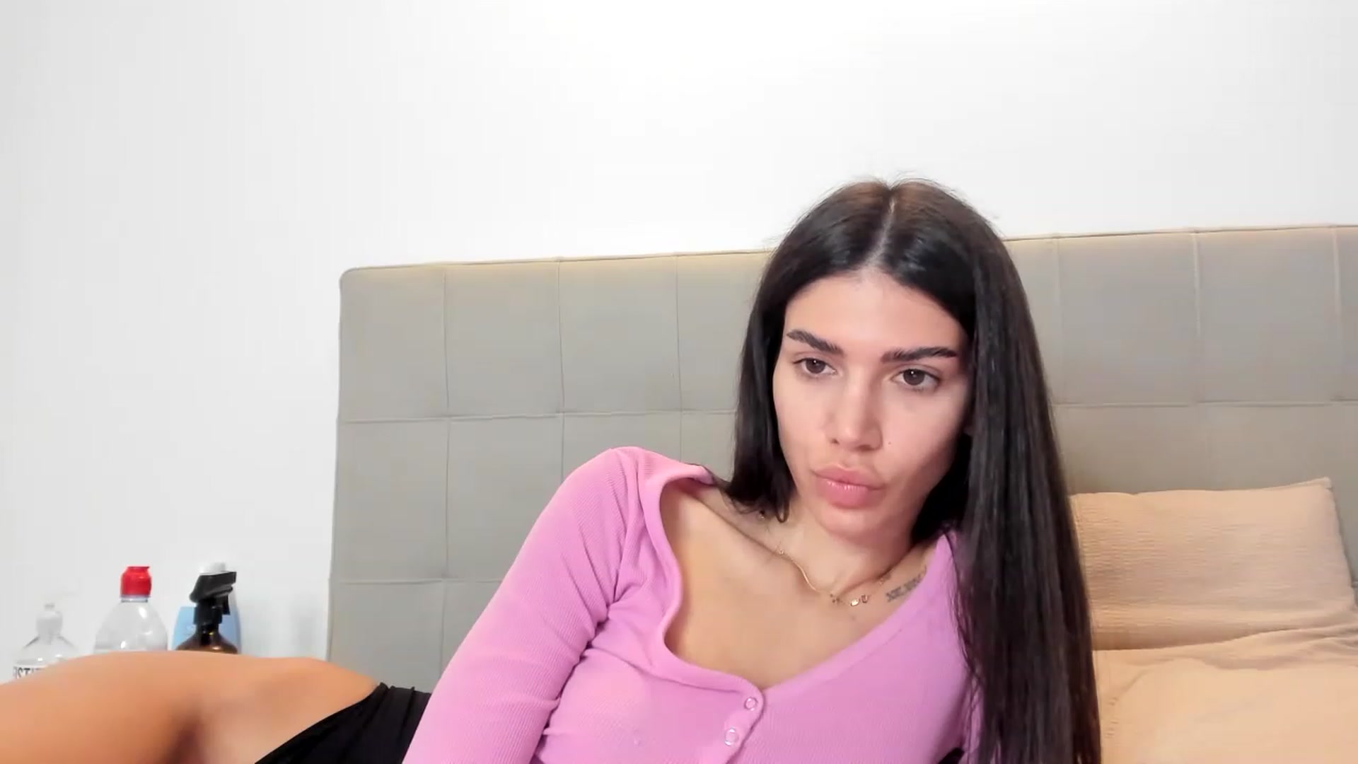 Gallery image thumbnail from Bee_Bee's myfreecams stream on, 12/04/2022, 21:43 image 14 of 20