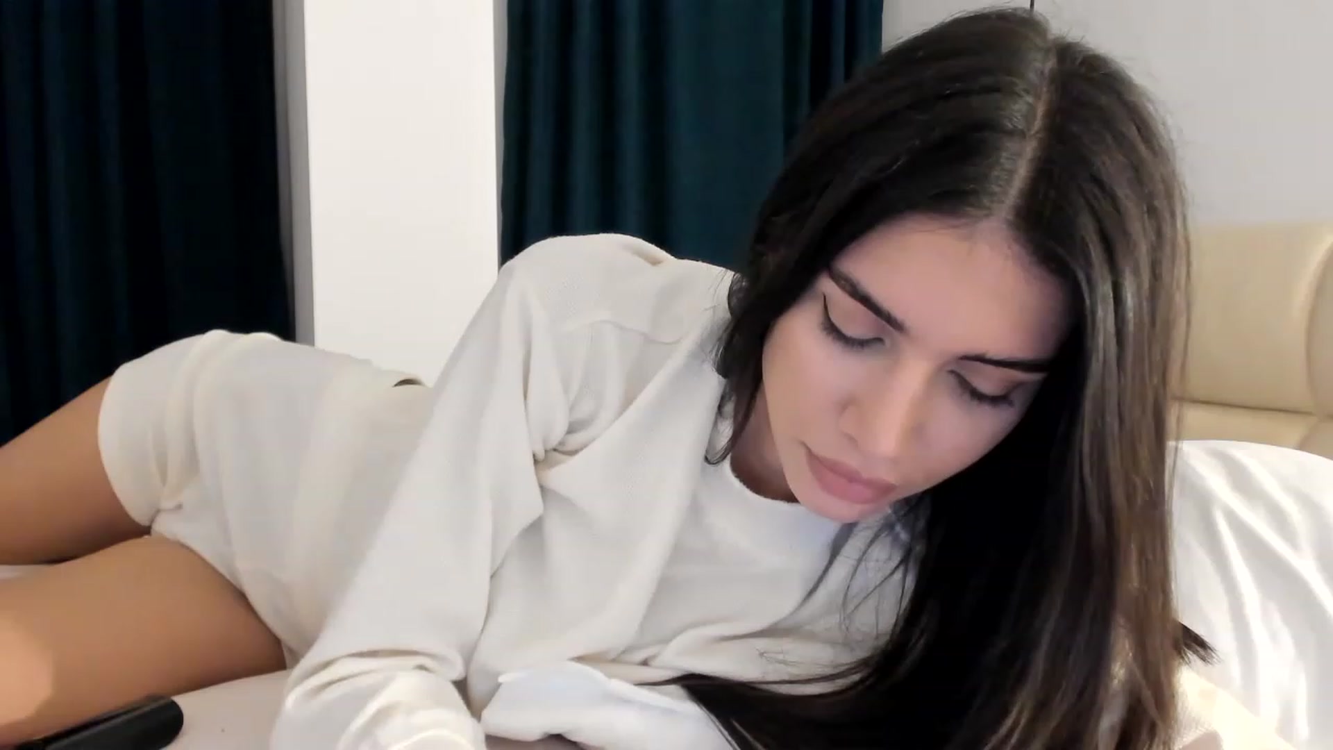 Gallery image thumbnail from Bee_Bee's myfreecams stream on, 12/08/2022, 21:13 image 3 of 20