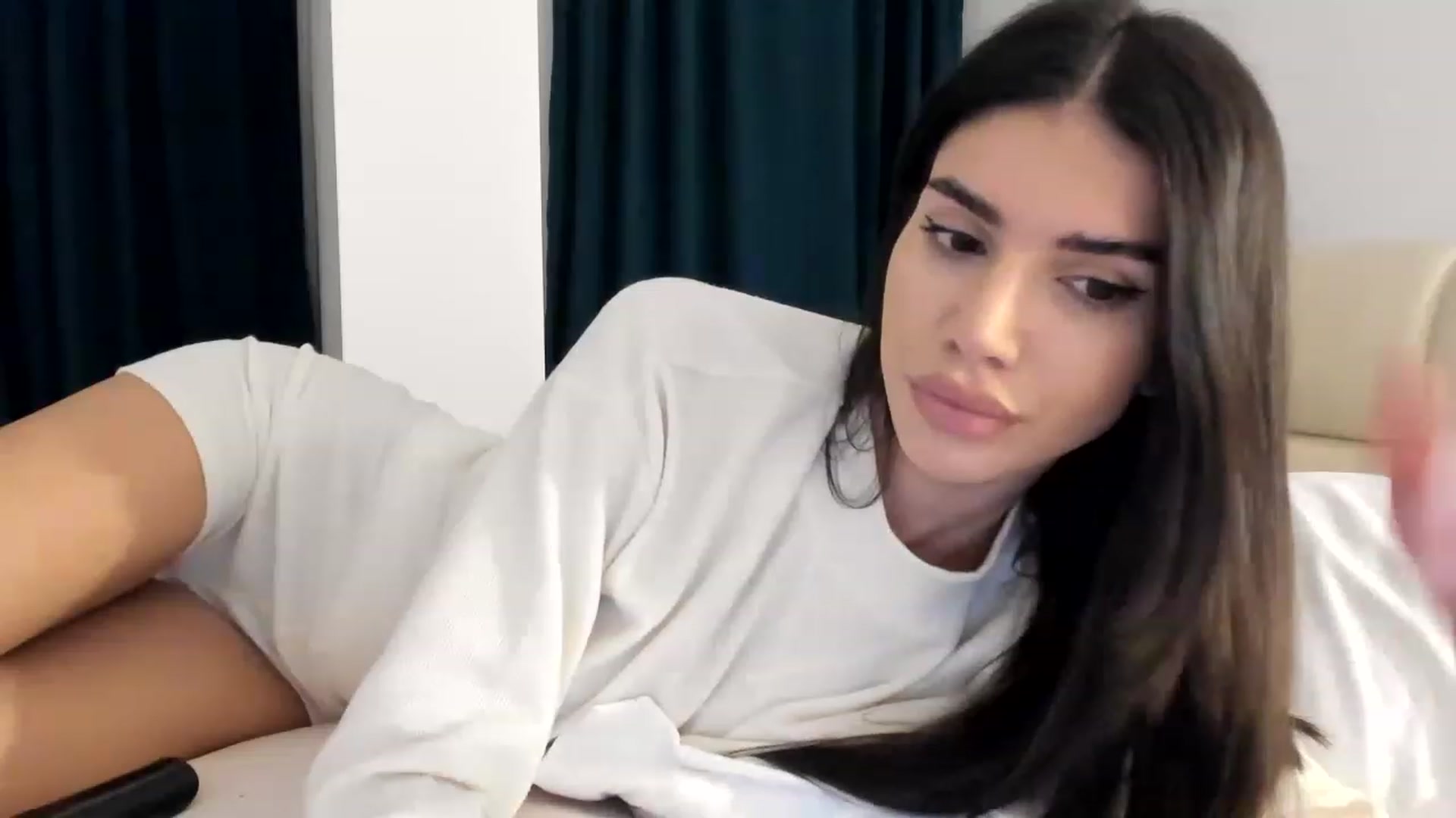 Gallery image thumbnail from Bee_Bee's myfreecams stream on, 12/08/2022, 21:13 image 6 of 20