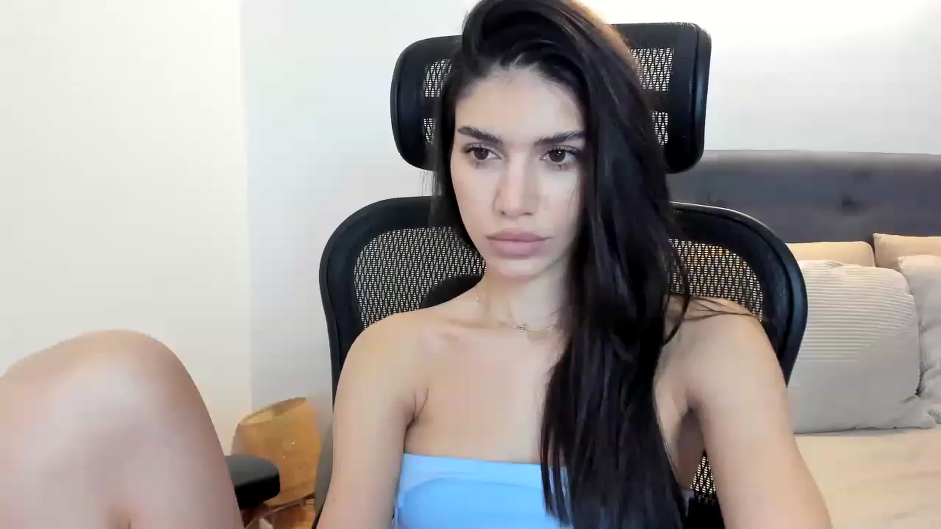 Gallery image thumbnail from Bee_Bee's myfreecams stream on, 12/12/2022, 20:31 image 16 of 20