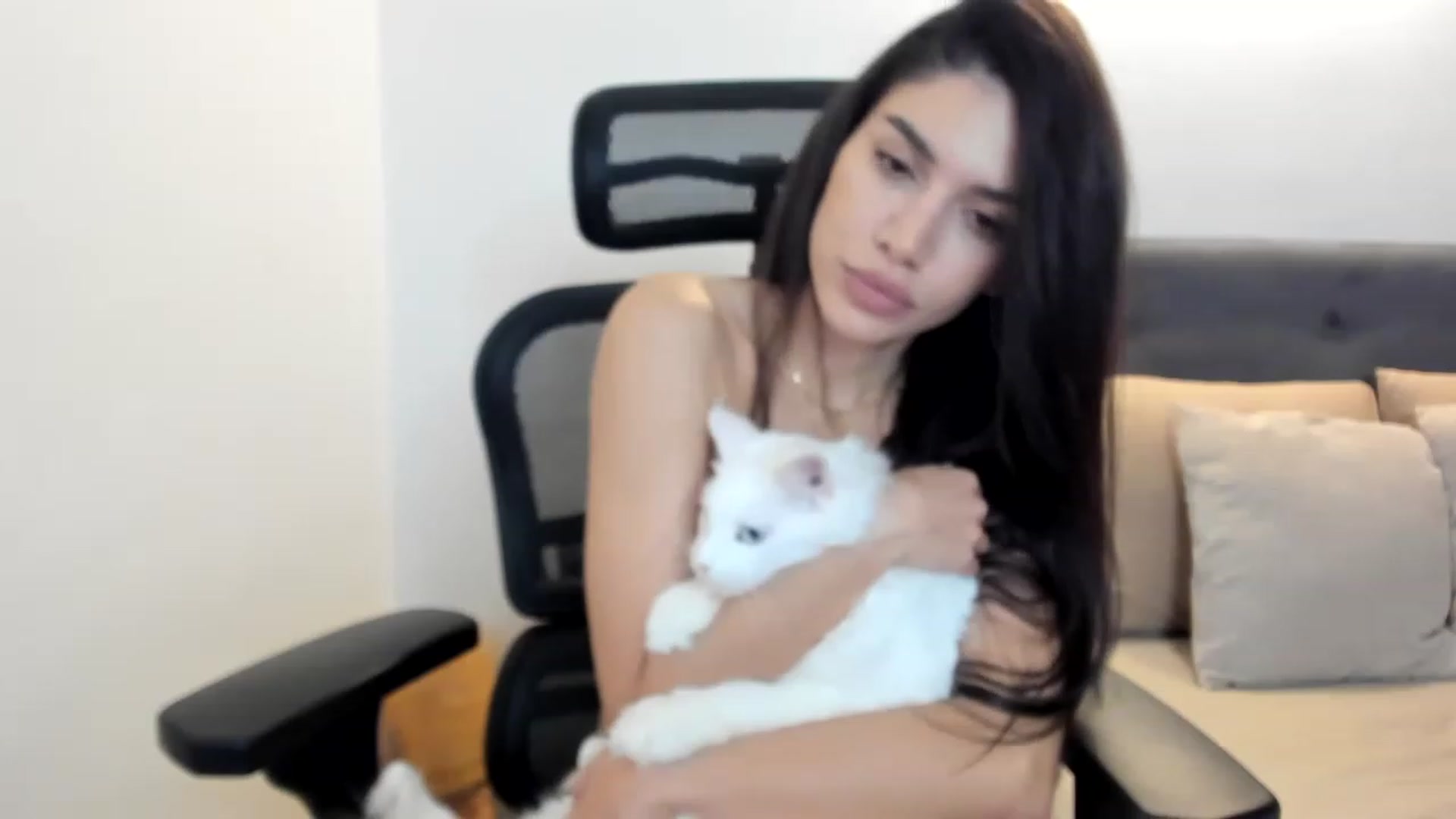 Gallery image thumbnail from Bee_Bee's myfreecams stream on, 12/12/2022, 20:31 image 19 of 20
