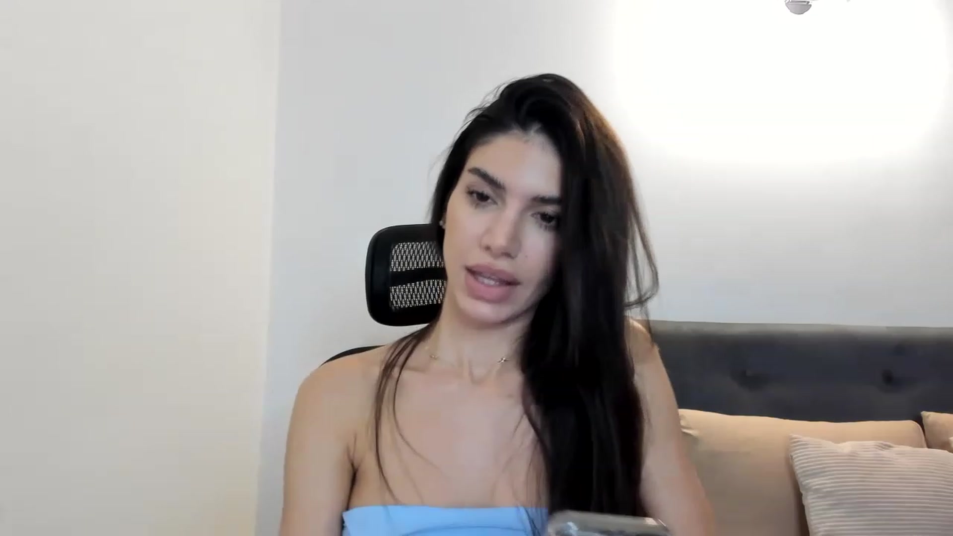 Gallery image thumbnail from Bee_Bee's myfreecams stream on, 12/12/2022, 22:15 image 14 of 20