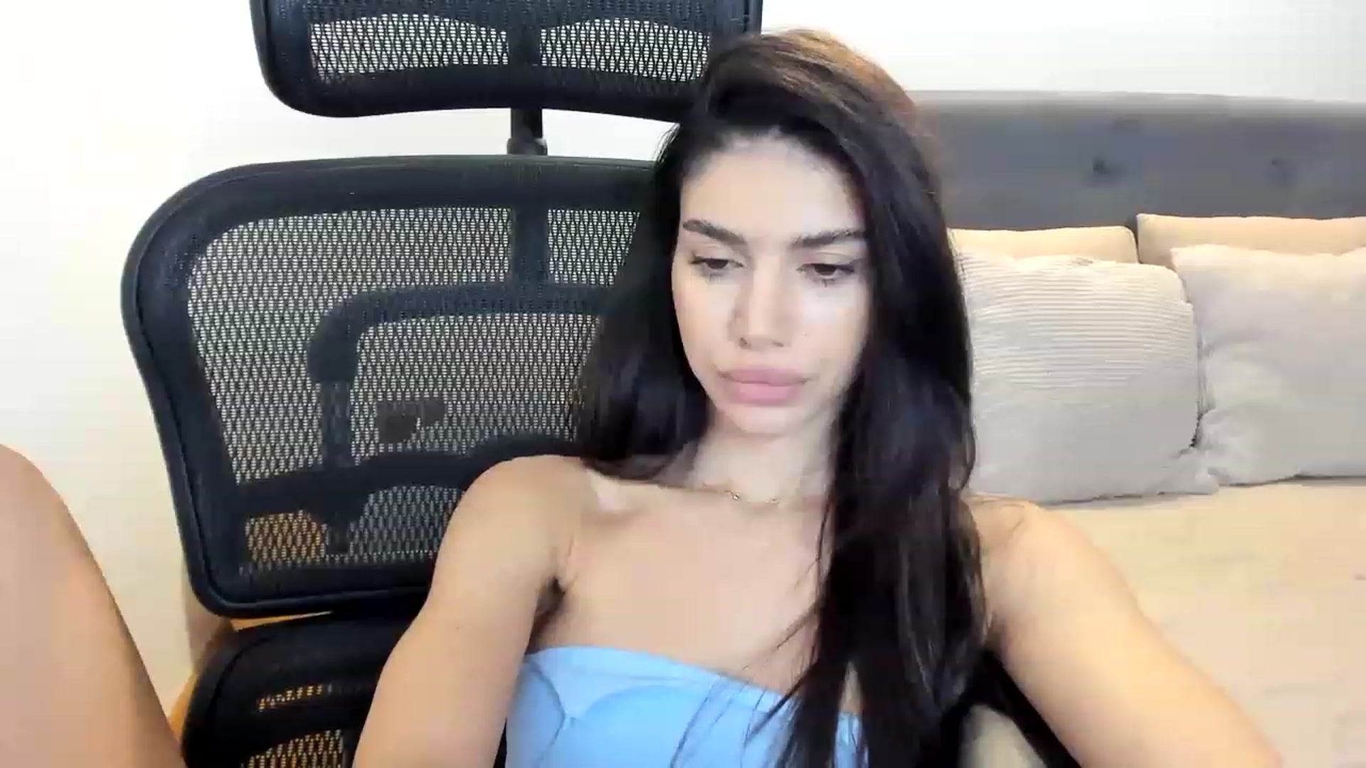 Gallery image thumbnail from Bee_Bee's myfreecams stream on, 12/12/2022, 22:15 image 2 of 20