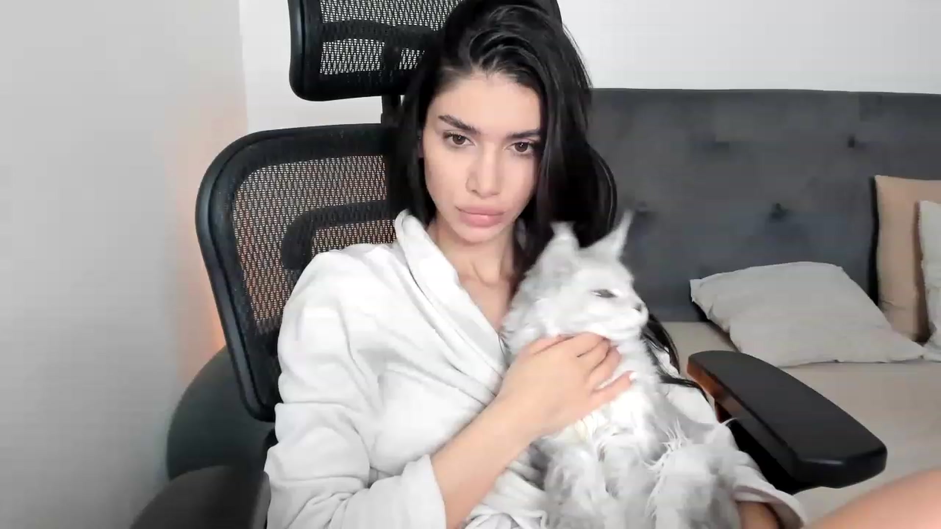 Gallery image thumbnail from Bee_Bee's myfreecams stream on, 12/15/2022, 22:07 image 1 of 20