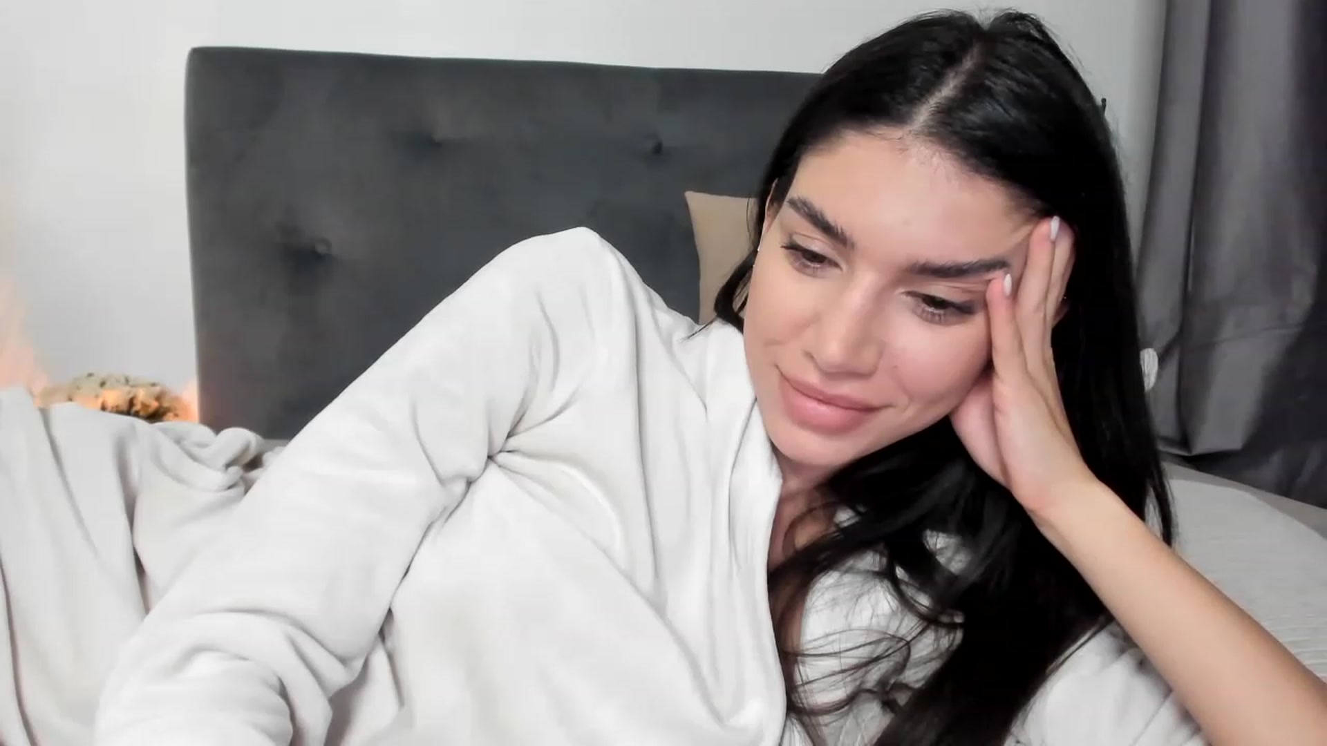 Gallery image thumbnail from Bee_Bee's myfreecams stream on, 12/15/2022, 22:39 image 14 of 20