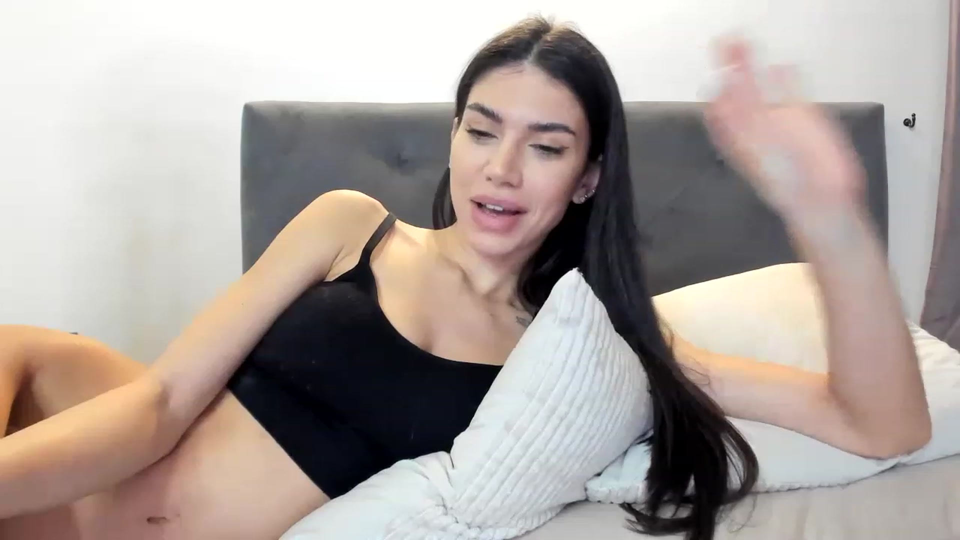 Gallery image thumbnail from Bee_Bee's myfreecams stream on, 12/17/2022, 23:26 image 14 of 20